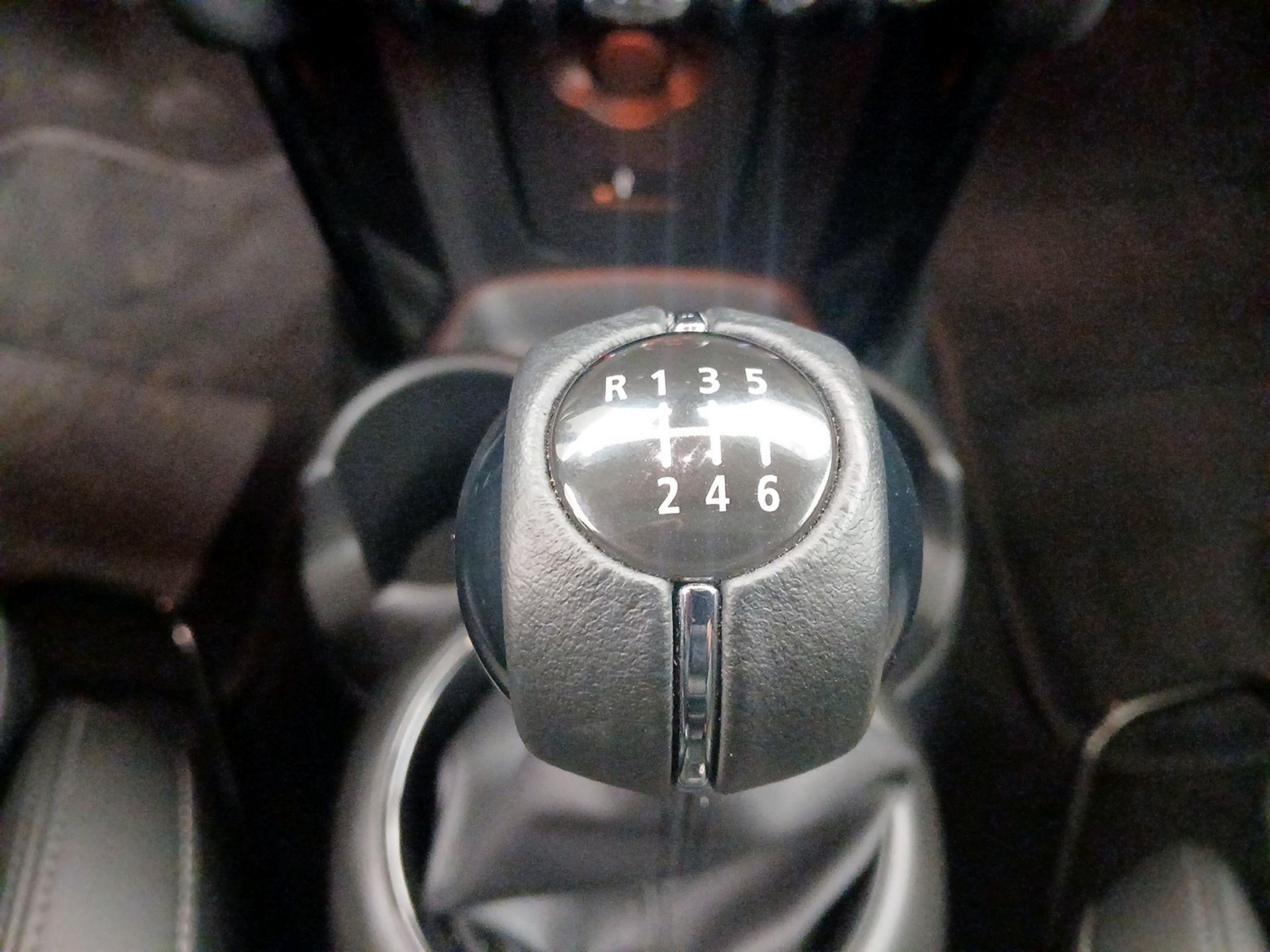 Thumbnail: 2021 MINI Cooper Hardtop - 17