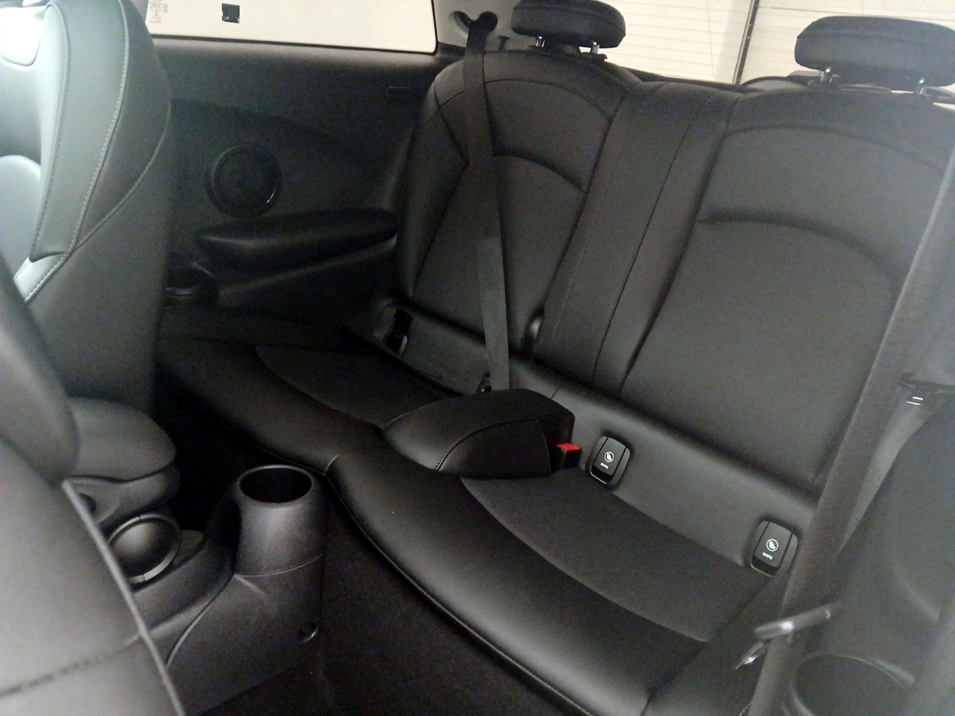 Thumbnail: 2021 MINI Cooper Hardtop - 20