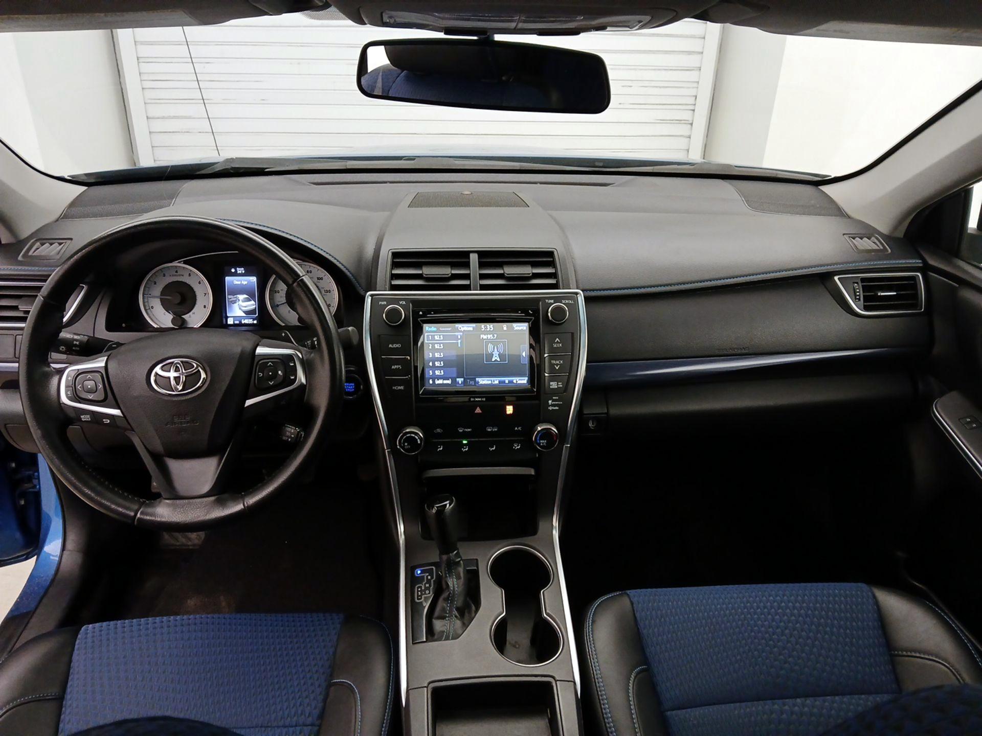 Thumbnail: 2016 Toyota Camry - 9