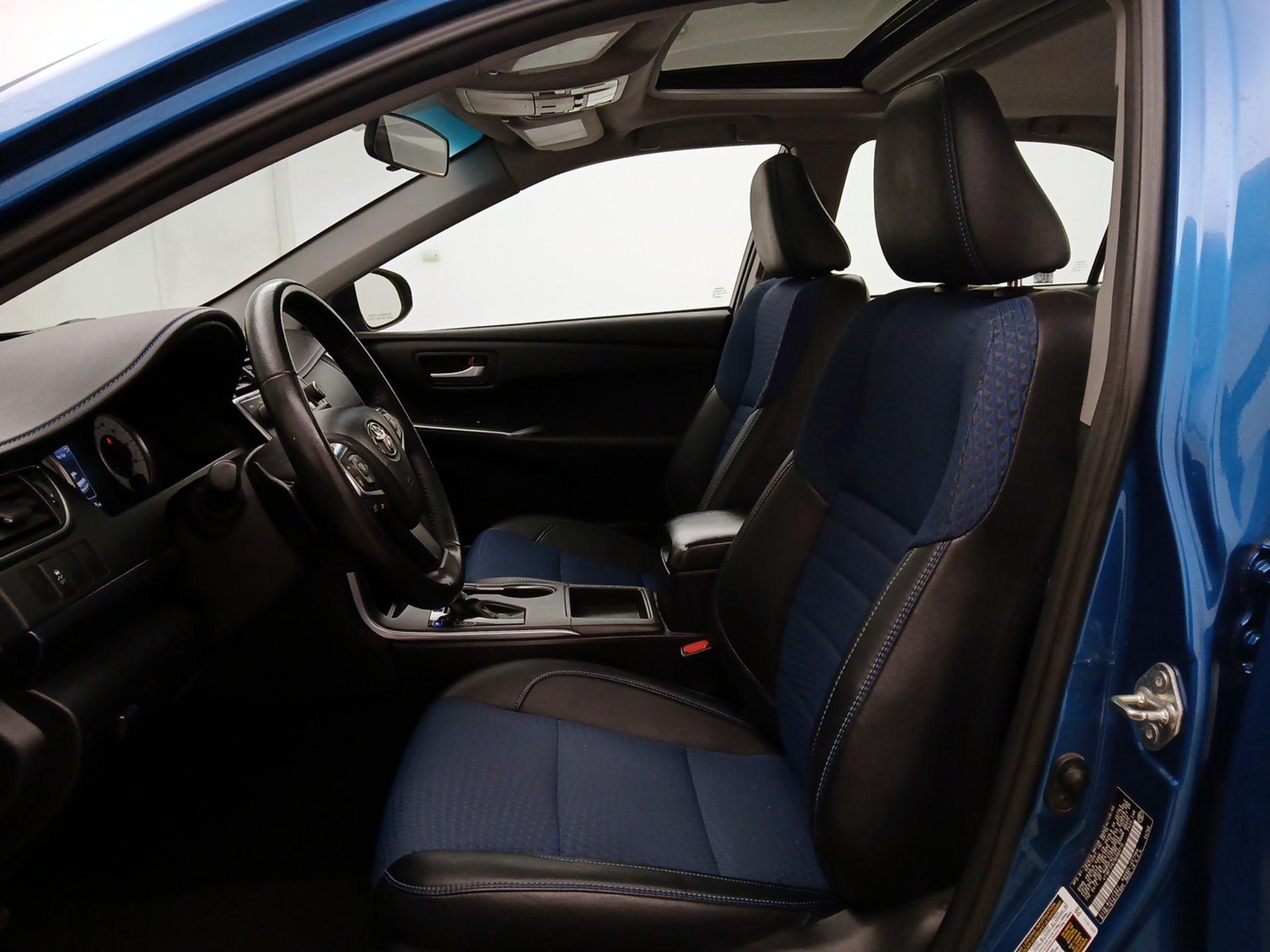 Thumbnail: 2016 Toyota Camry - 11