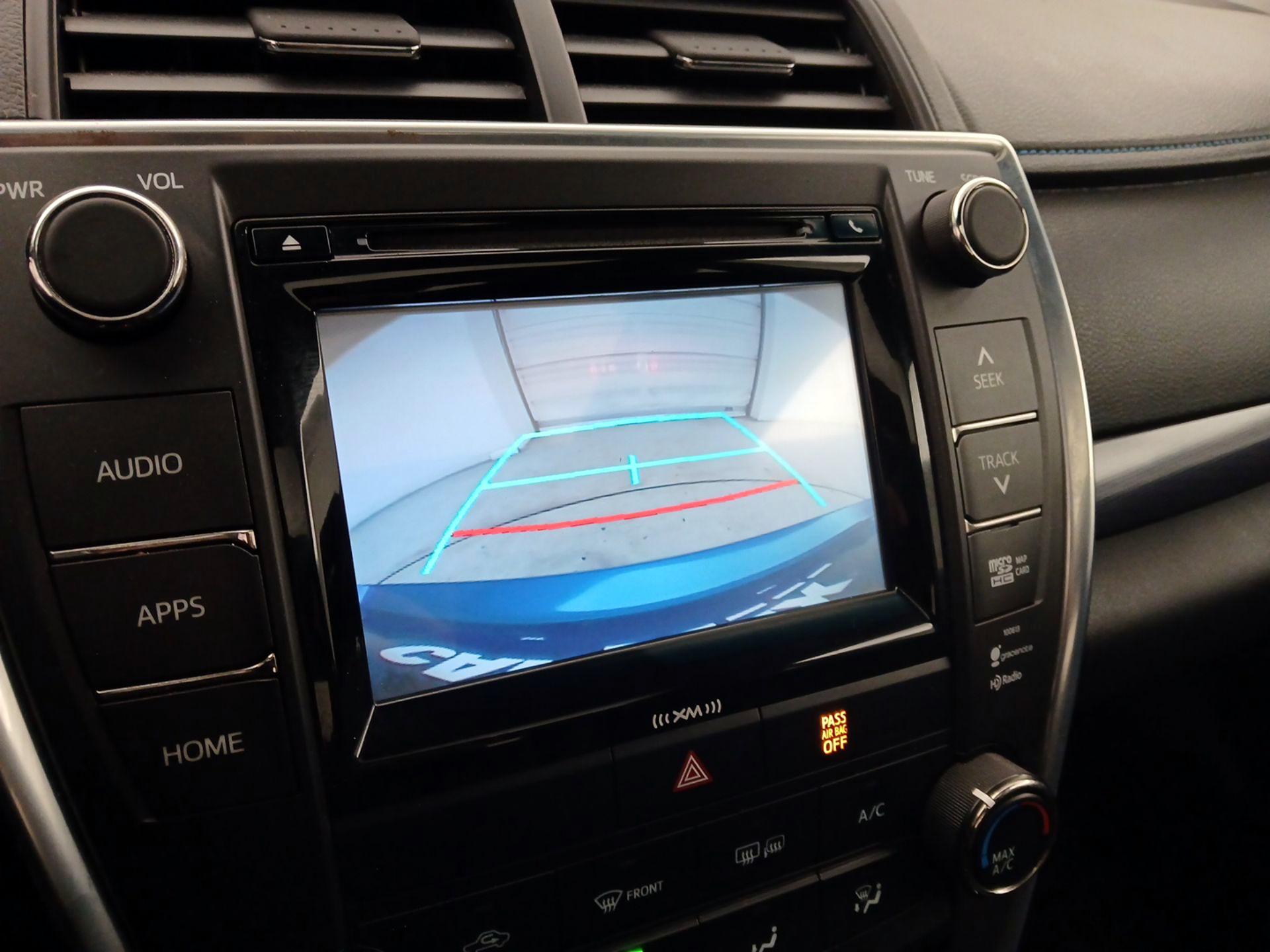 Thumbnail: 2016 Toyota Camry - 14