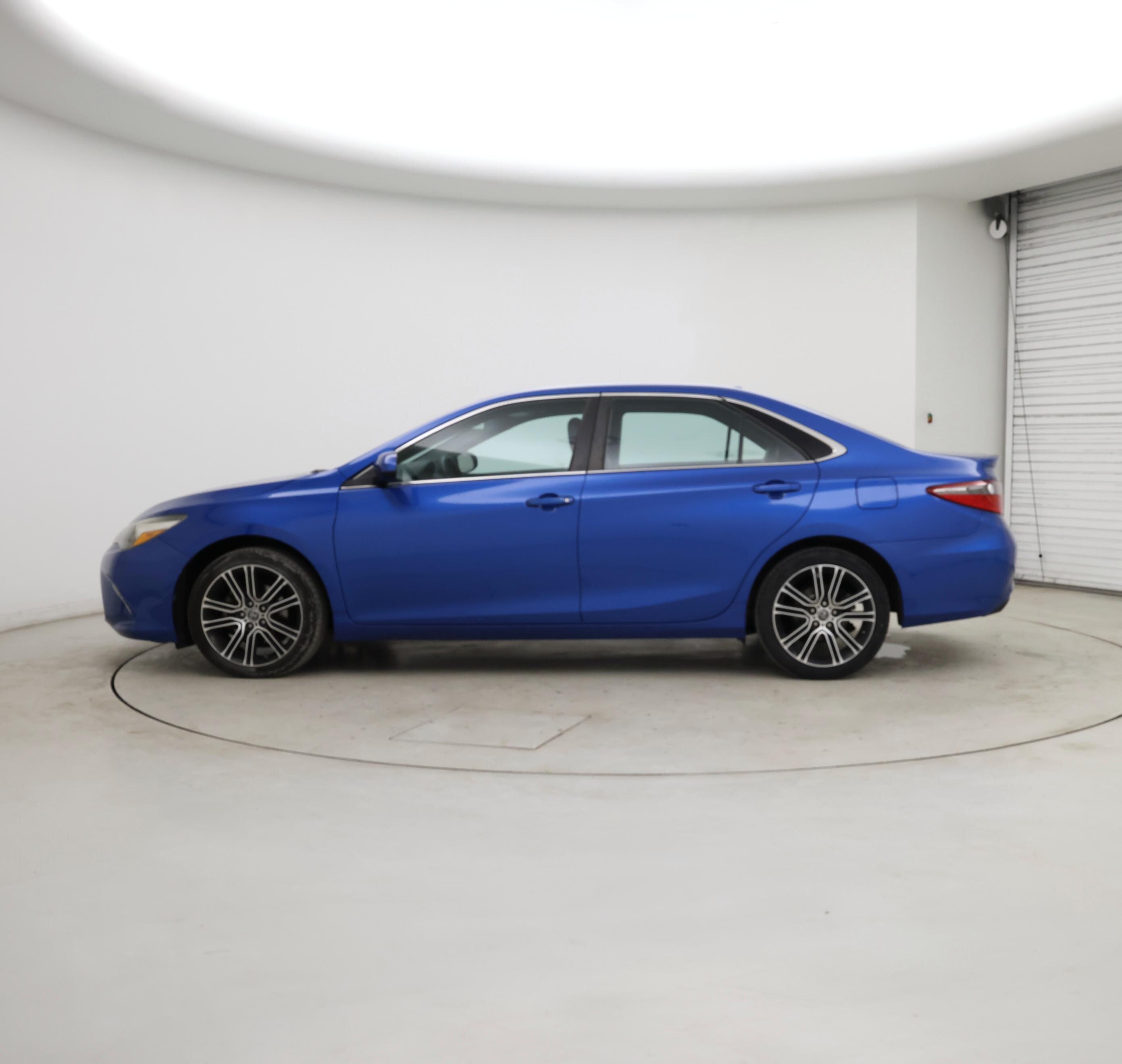 Thumbnail: 2016 Toyota Camry - 3