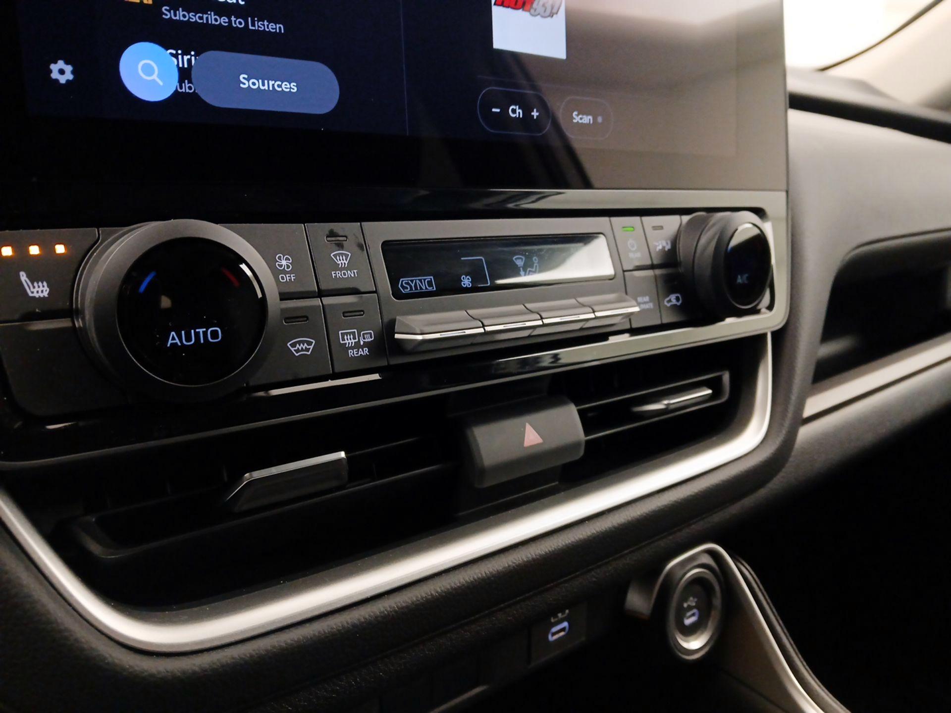 Thumbnail: 2025 Toyota Grand Highlander - 16