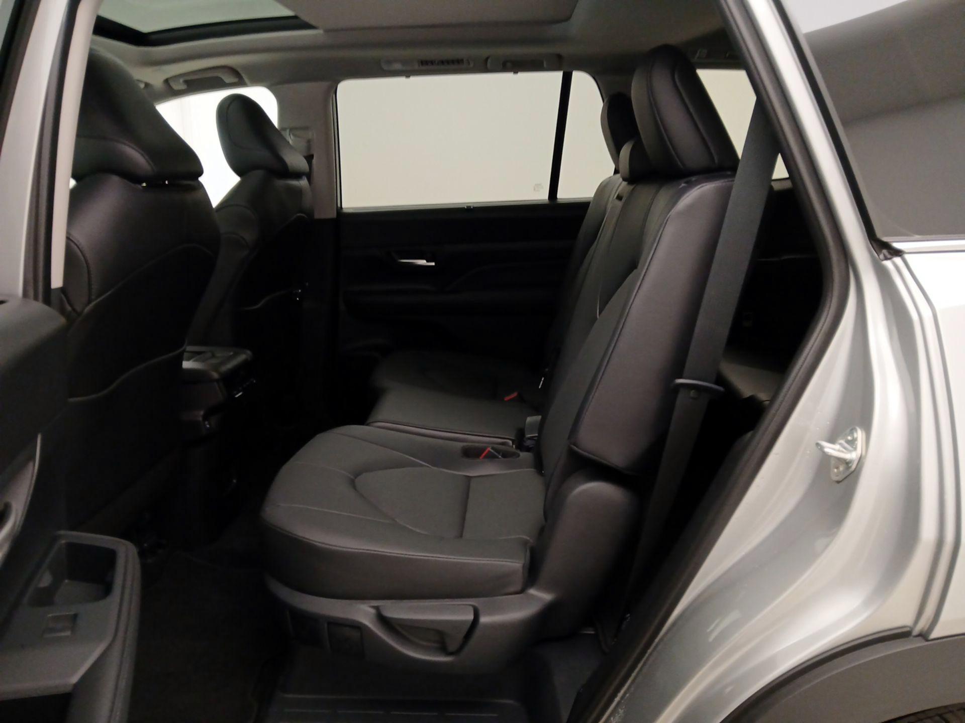 Thumbnail: 2025 Toyota Grand Highlander - 20