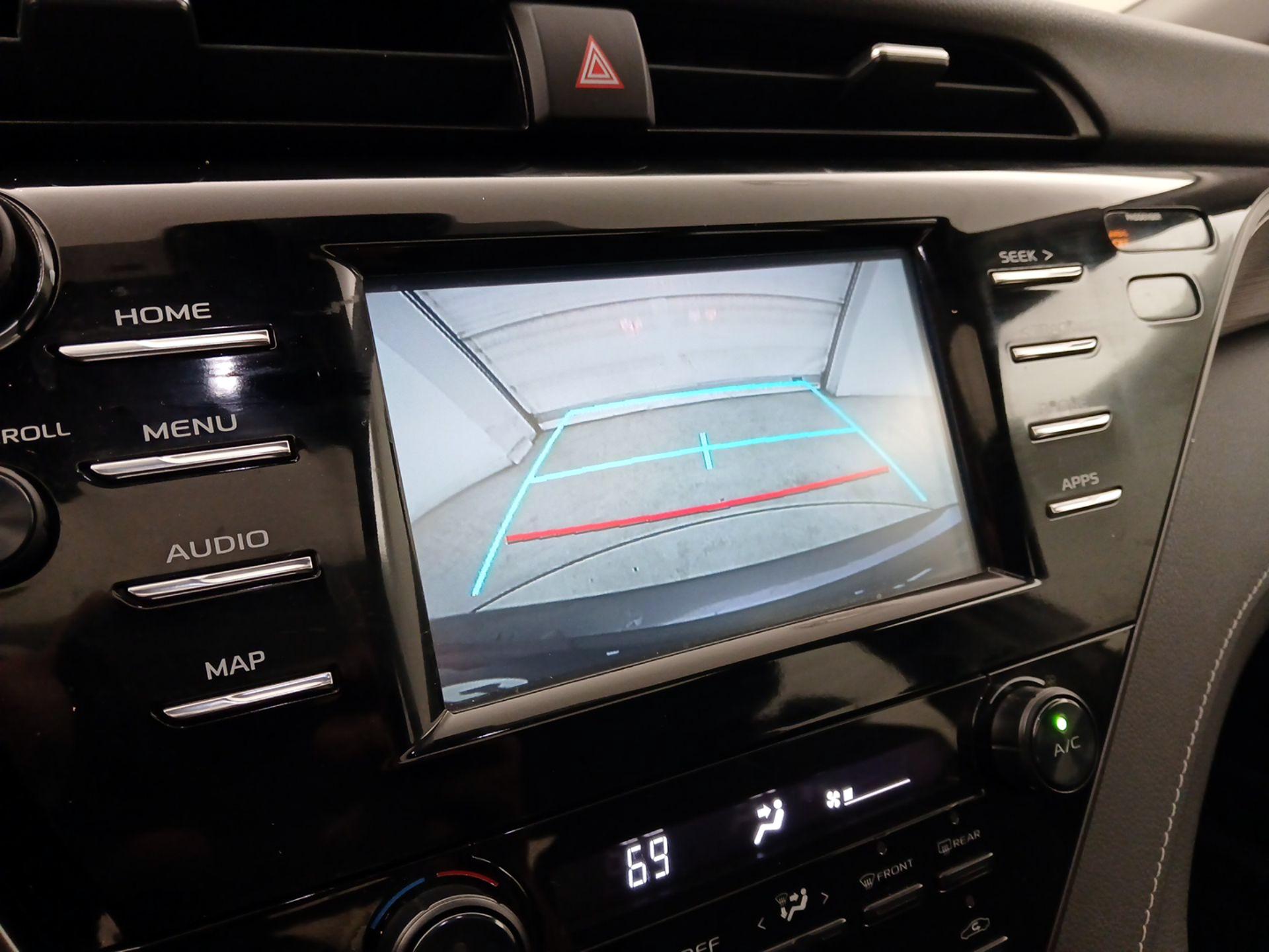 Thumbnail: 2019 Toyota Camry - 14