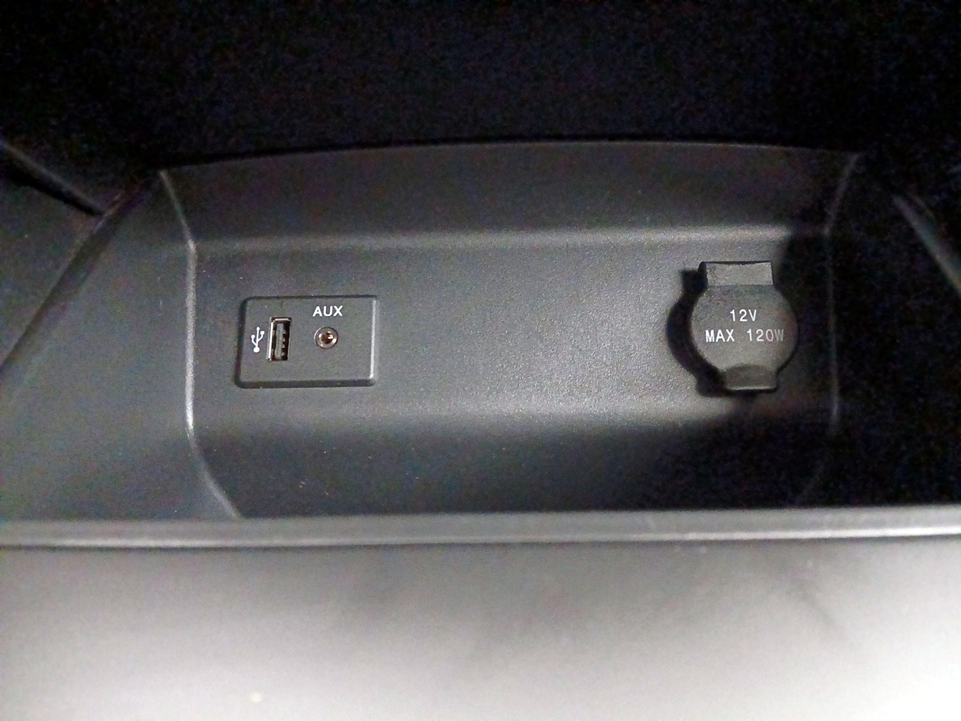 Thumbnail: 2016 Nissan Altima - 18