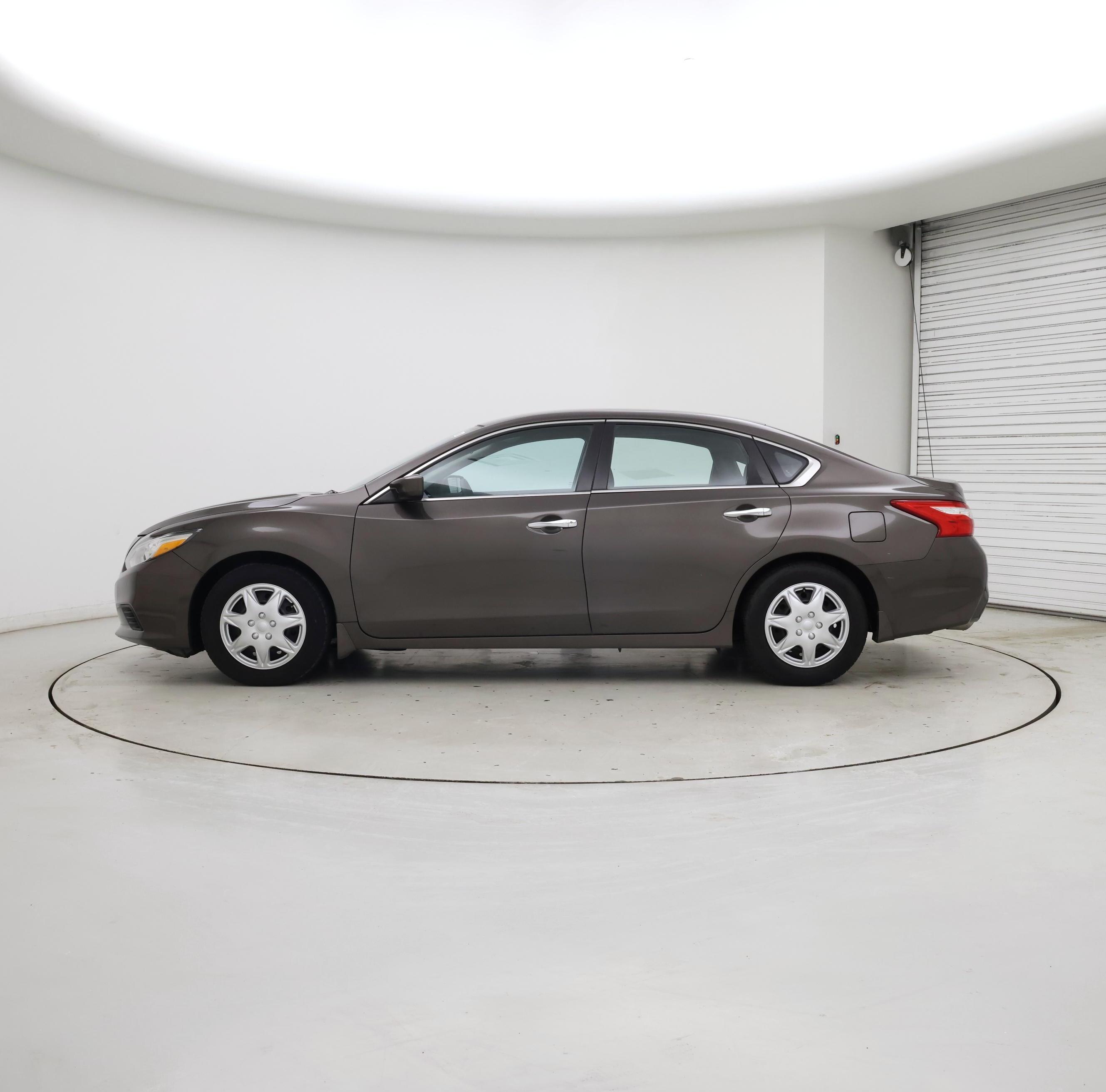 Thumbnail: 2016 Nissan Altima - 3