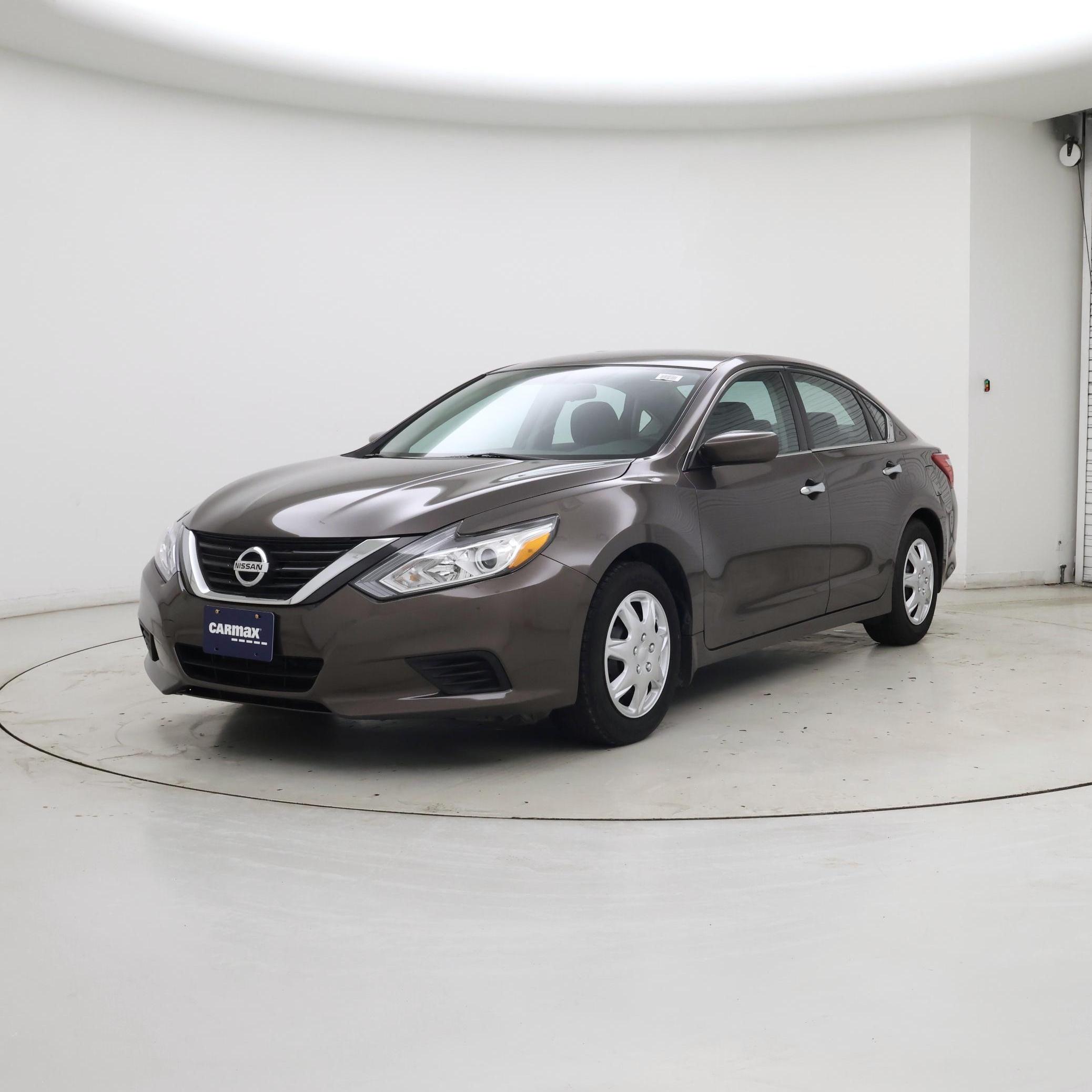 Thumbnail: 2016 Nissan Altima - 4