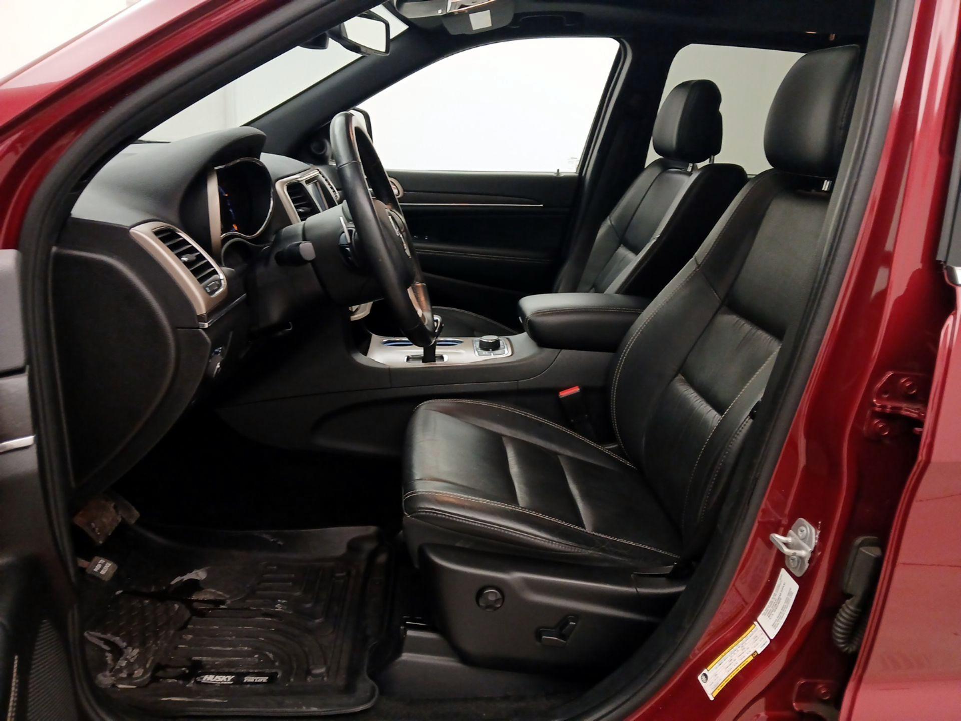 Thumbnail: 2015 Jeep Grand Cherokee - 11