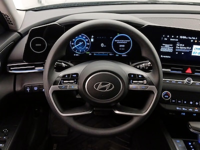 Steering Wheel & Instrument Cluster (On)