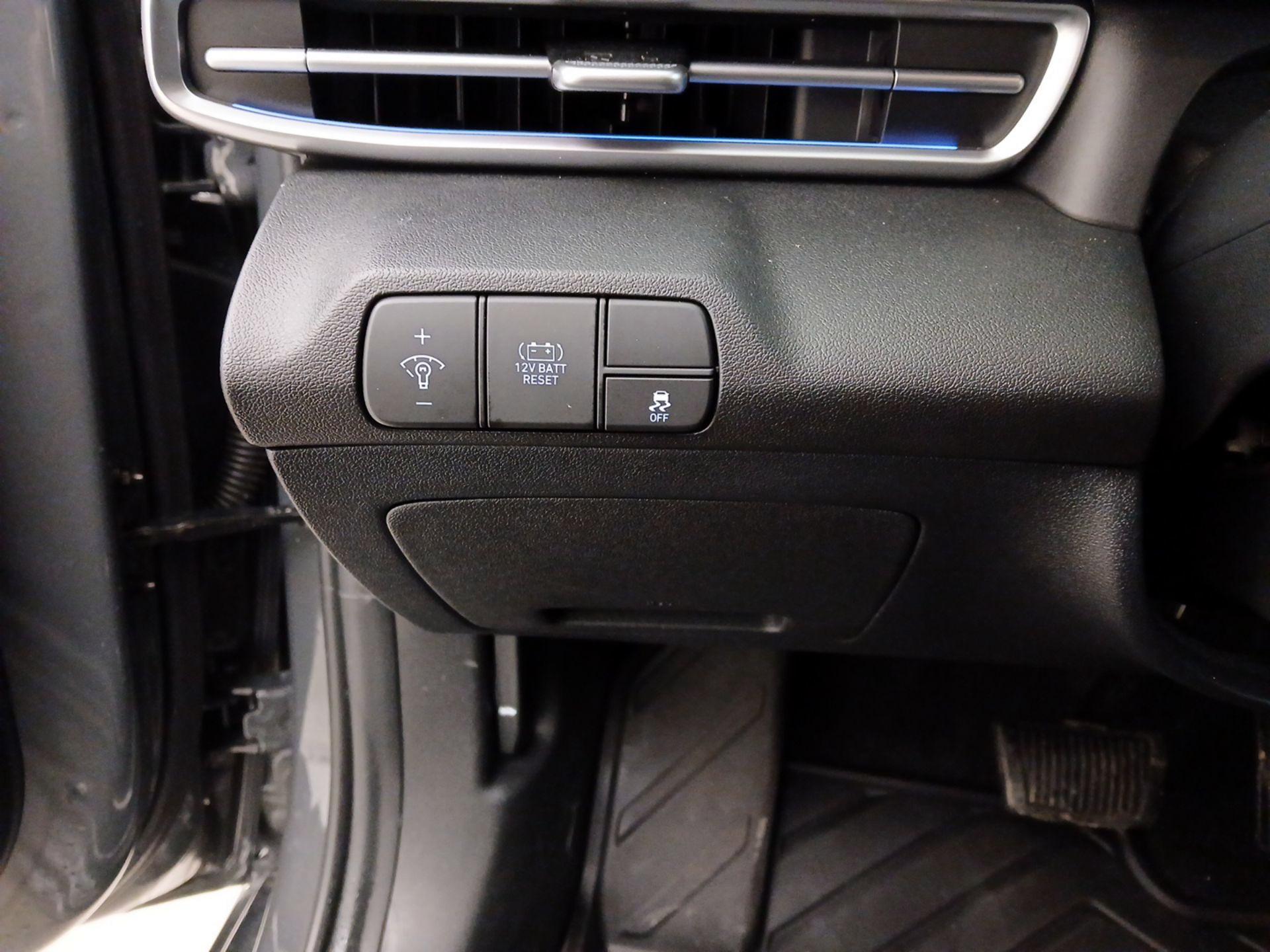 Thumbnail: 2024 Hyundai Elantra - 13