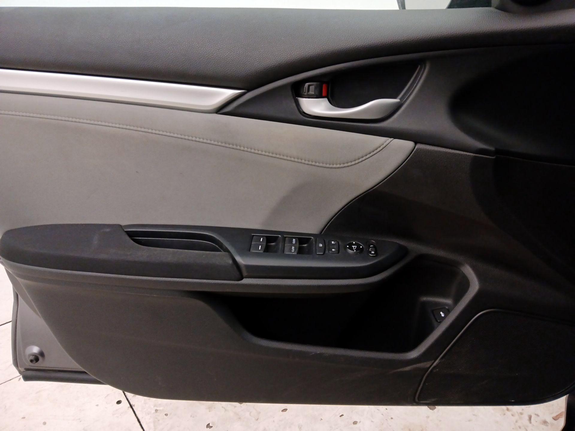 Thumbnail: 2017 Honda Civic - 12