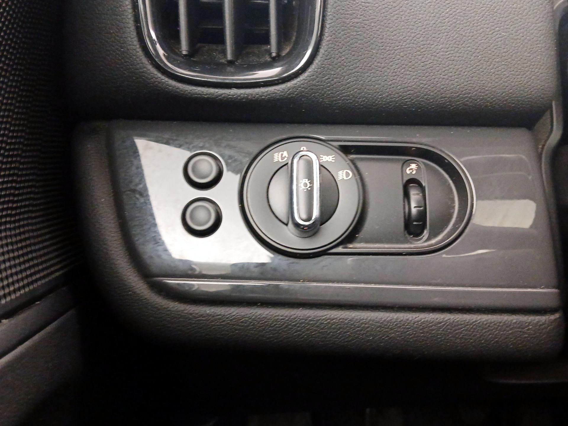 Thumbnail: 2017 MINI Cooper Countryman - 13