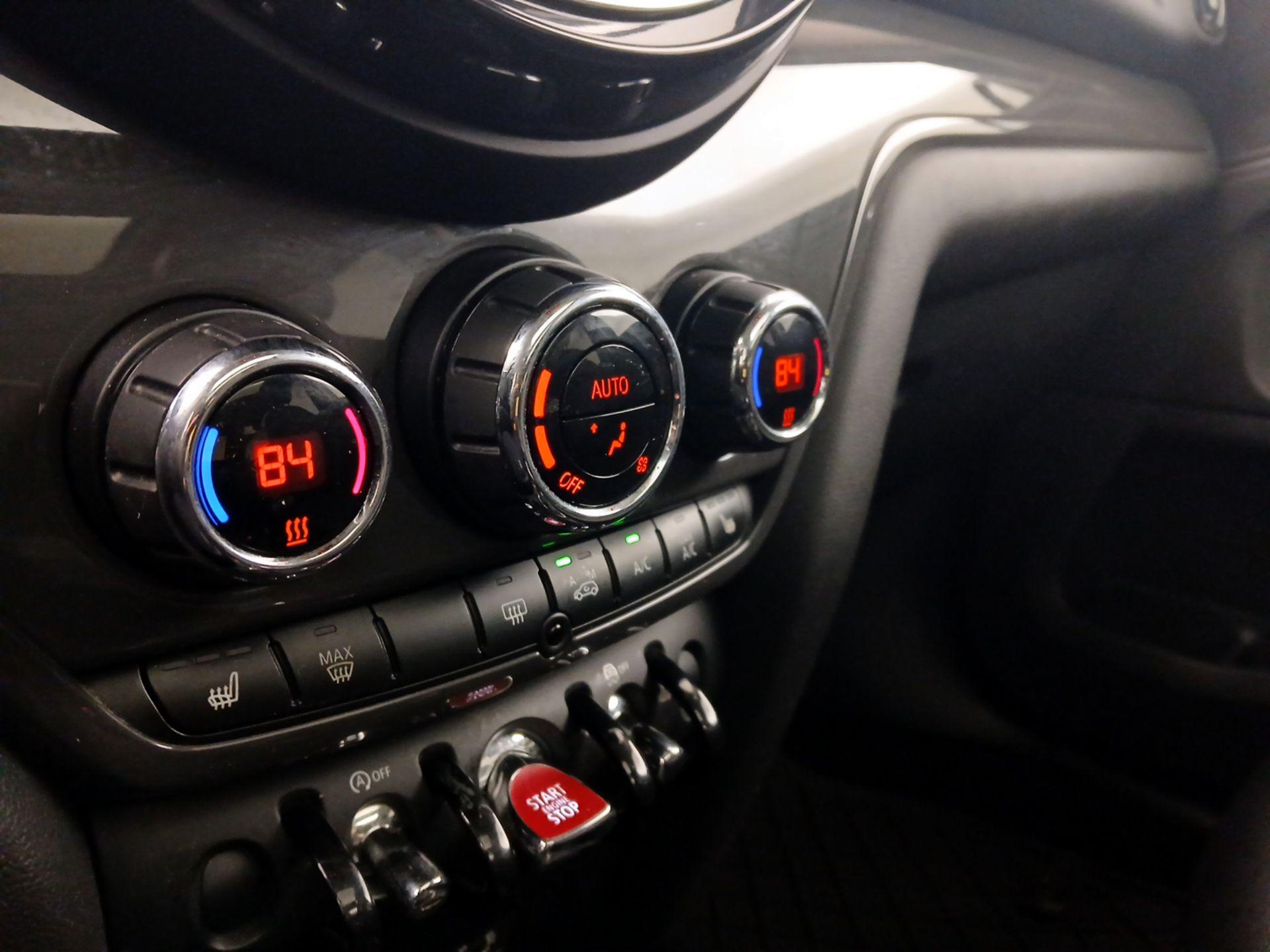 Thumbnail: 2017 MINI Cooper Countryman - 16