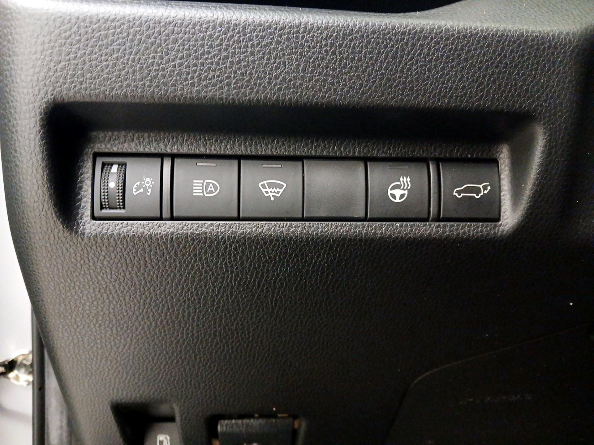 Thumbnail: 2022 Toyota RAV4 - 13