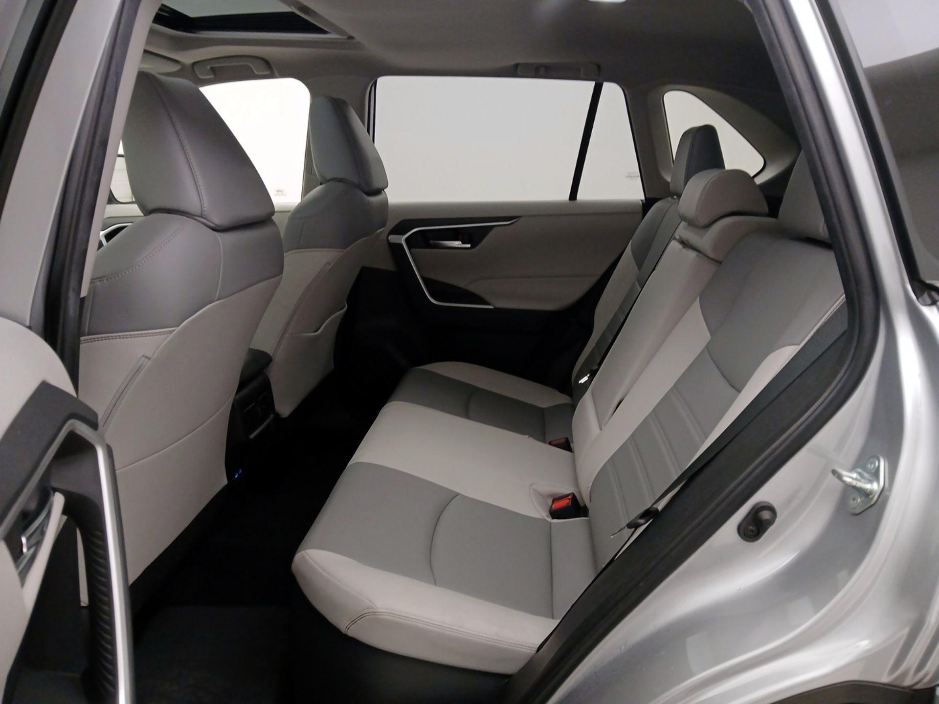 Thumbnail: 2022 Toyota RAV4 - 20