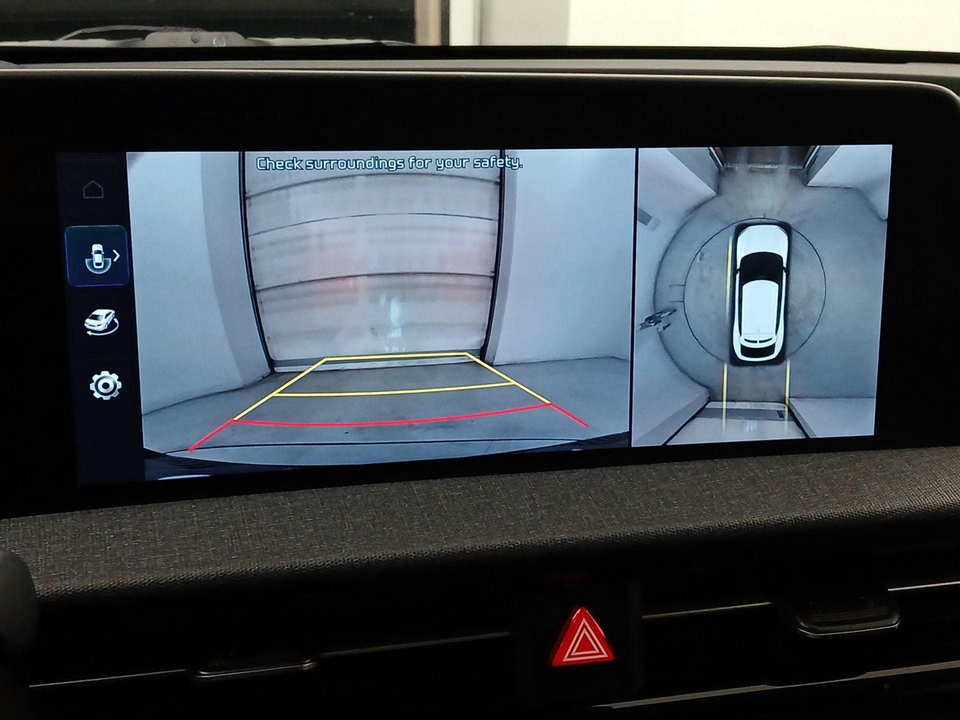 Thumbnail: 2022 Kia EV6 - 15