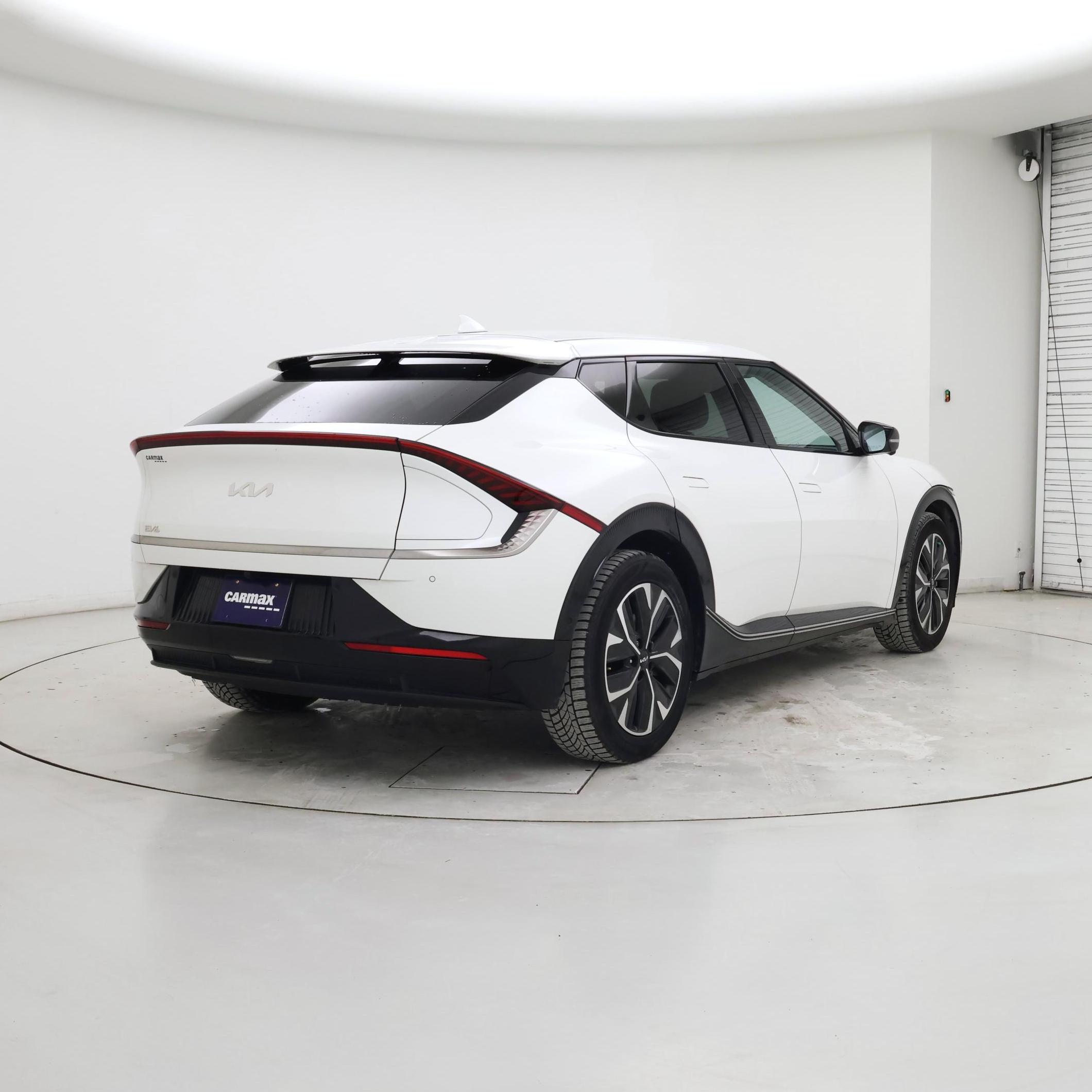 Thumbnail: 2022 Kia EV6 - 8