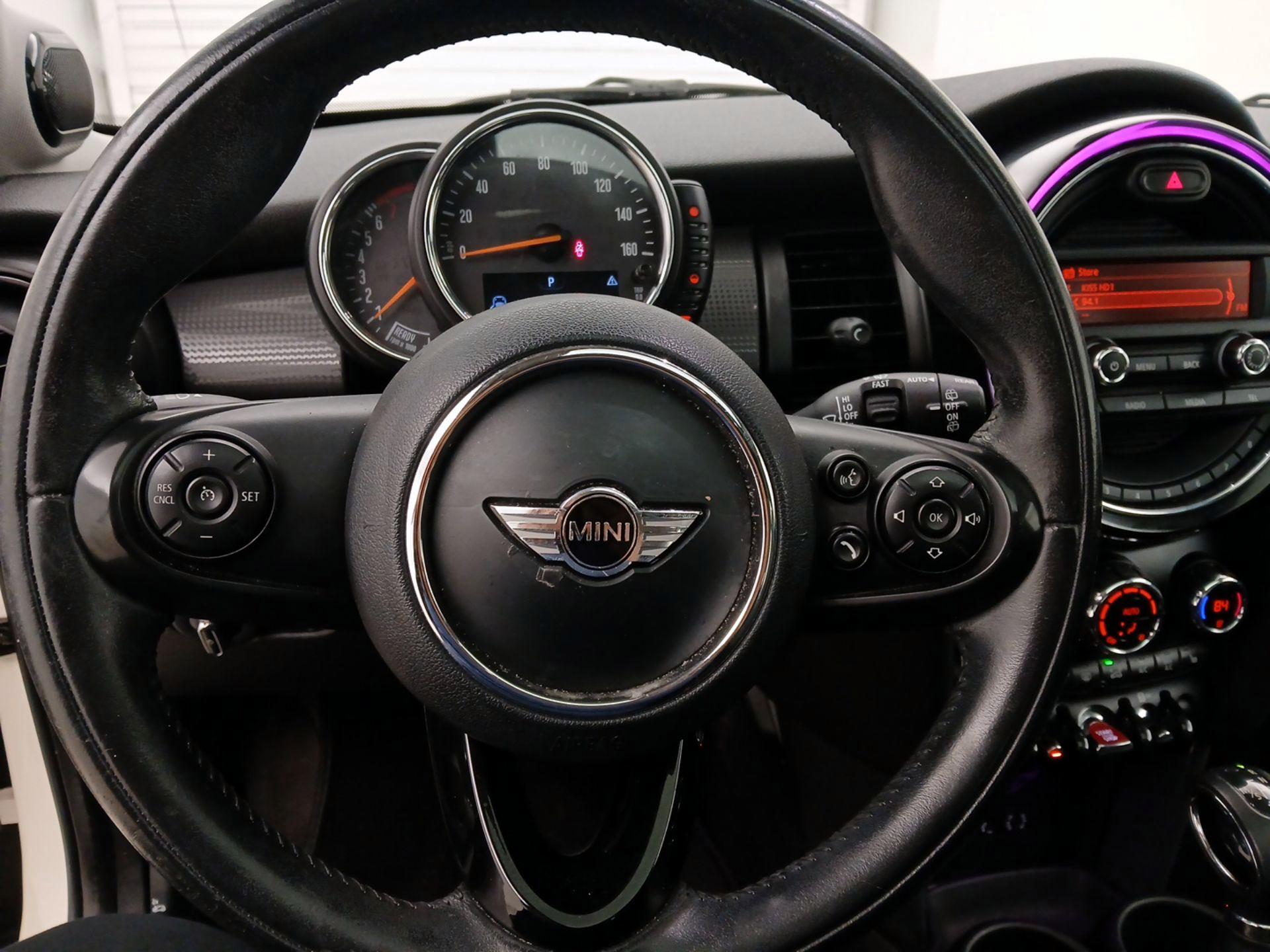 Thumbnail: 2016 MINI Cooper Hardtop - 10