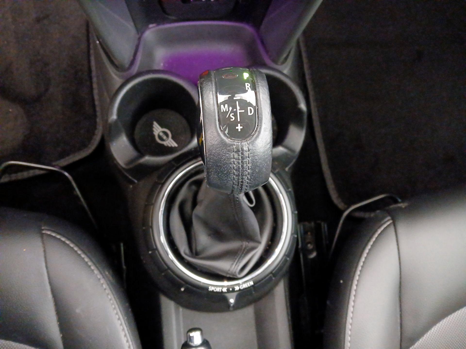 Thumbnail: 2016 MINI Cooper Hardtop - 16