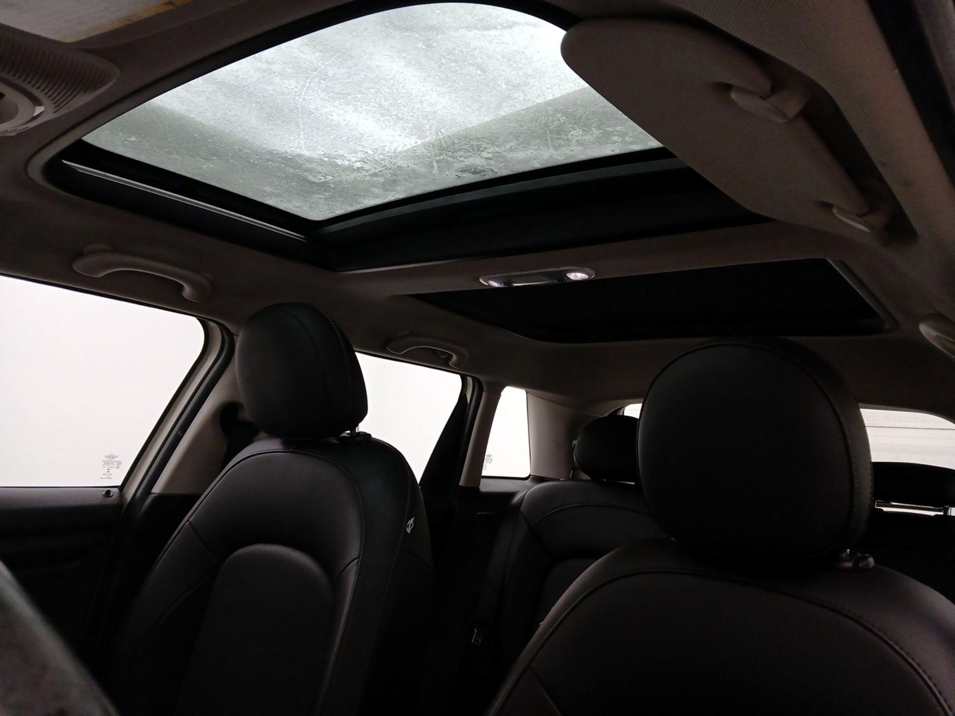 Thumbnail: 2016 MINI Cooper Hardtop - 18