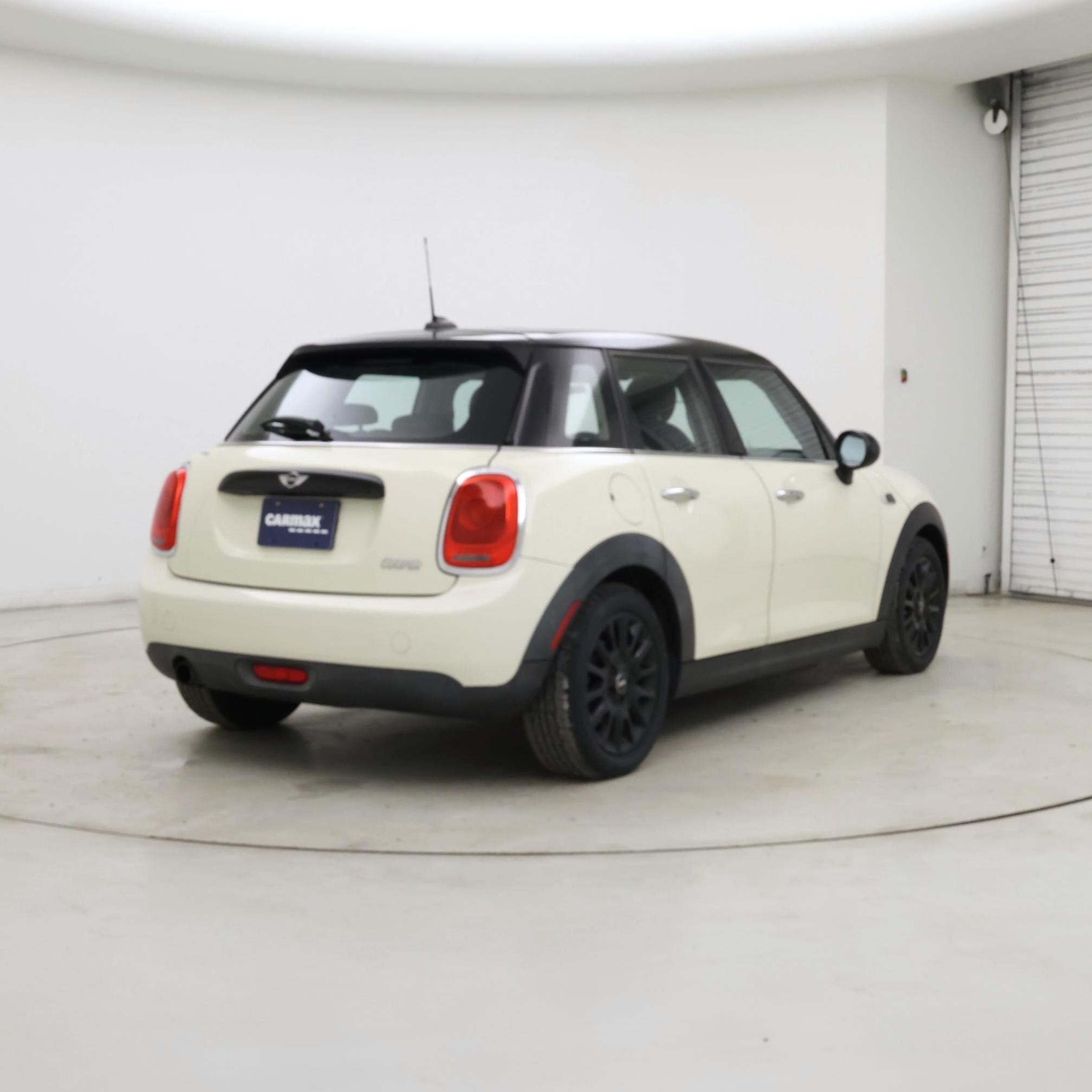 Thumbnail: 2016 MINI Cooper Hardtop - 8