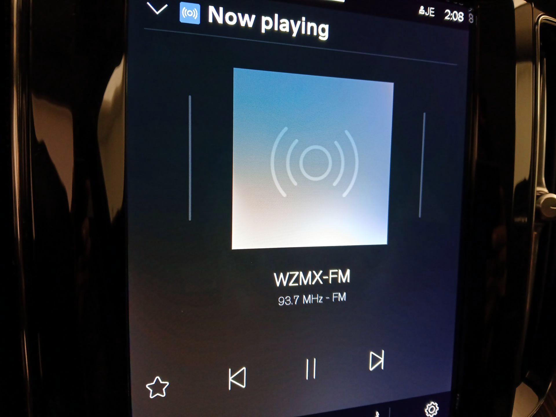 Thumbnail: 2022 Volvo XC60 - 15