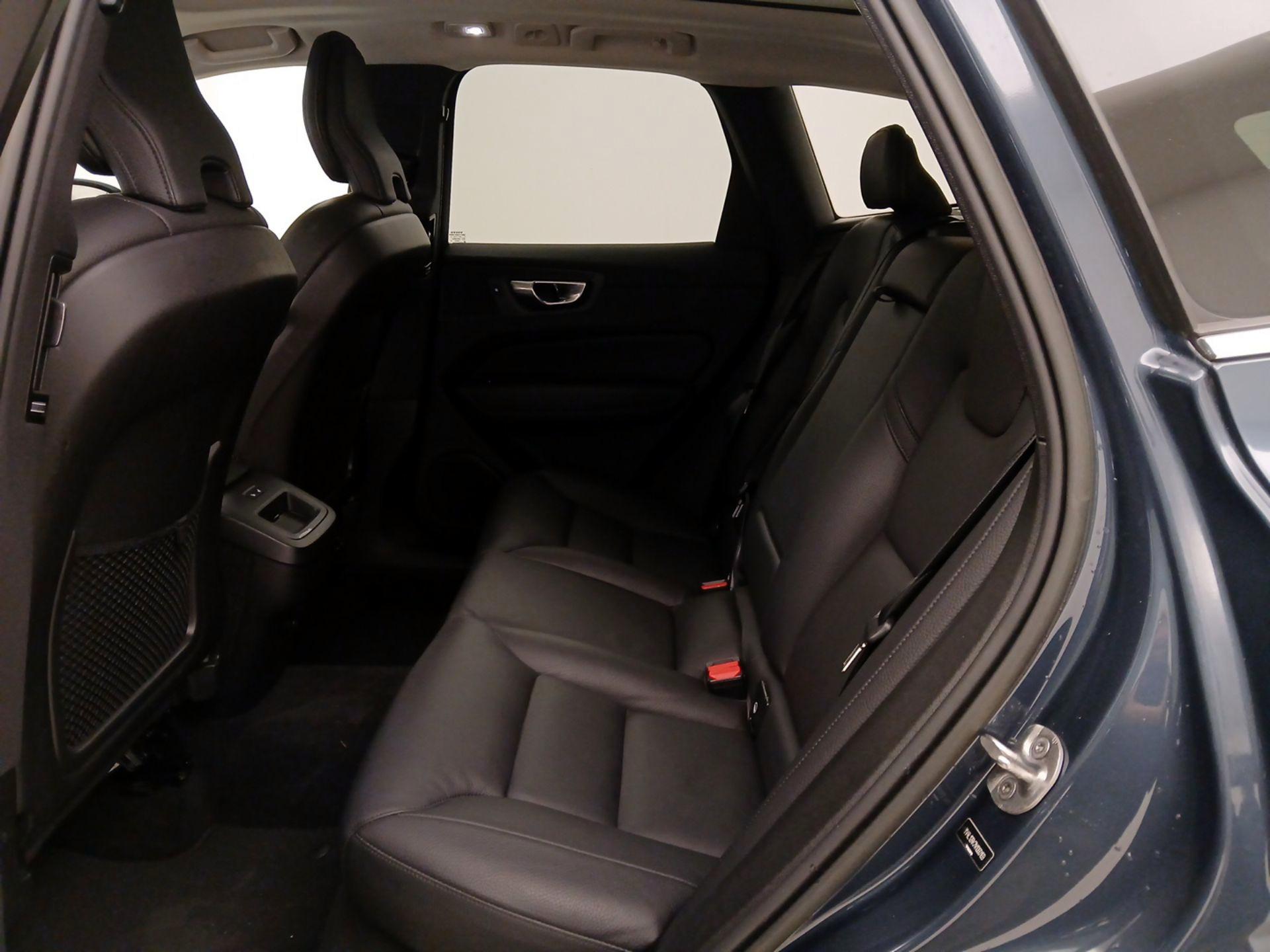 Thumbnail: 2022 Volvo XC60 - 19