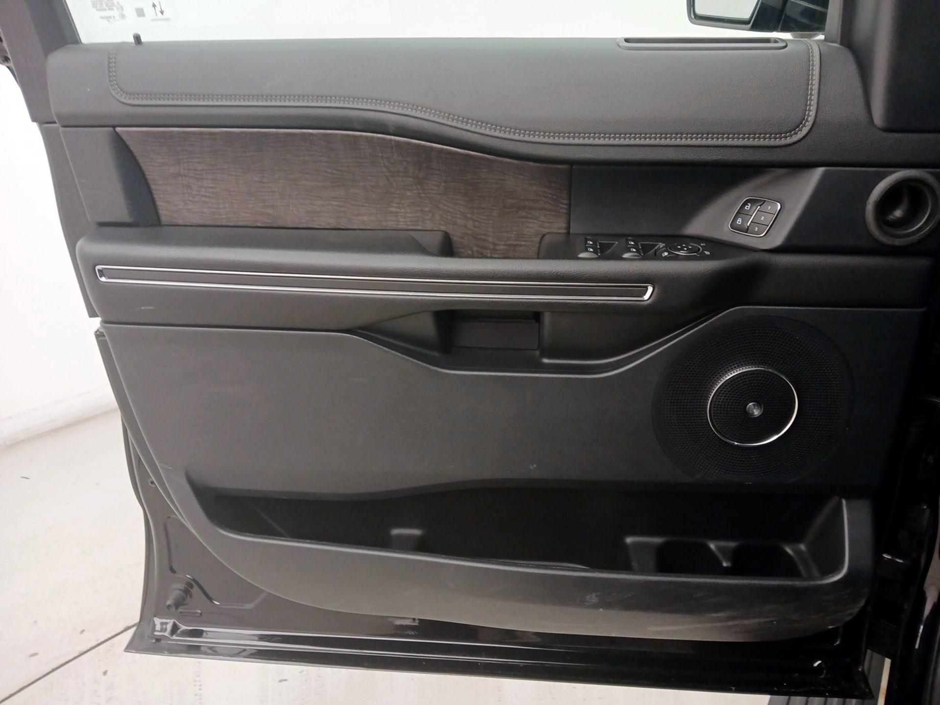 Thumbnail: 2020 Ford Expedition - 12