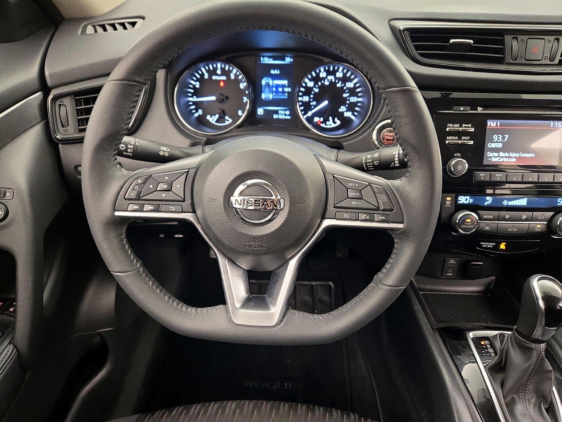 Thumbnail: 2017 Nissan Rogue - 10