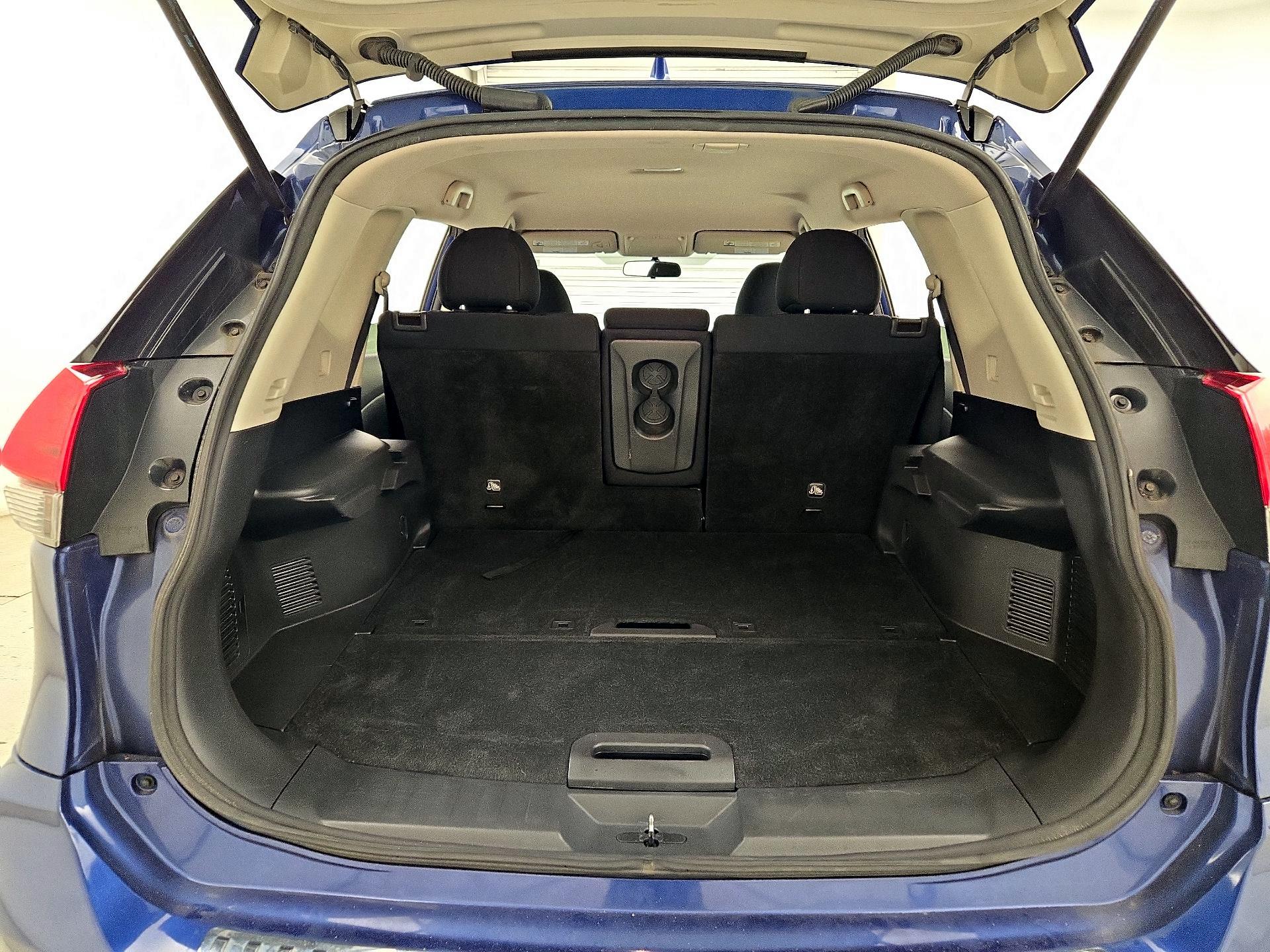 Thumbnail: 2017 Nissan Rogue - 19