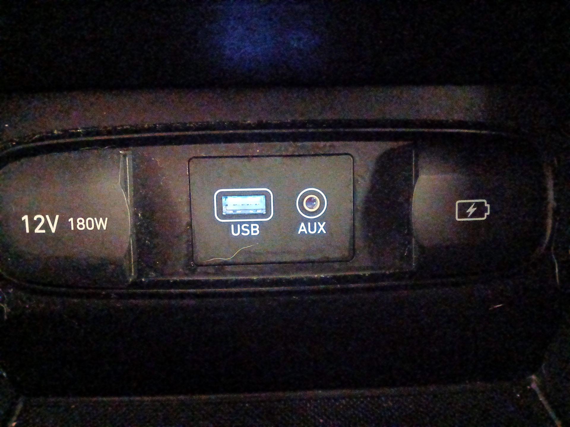 Thumbnail: 2019 Hyundai Santa Fe - 18