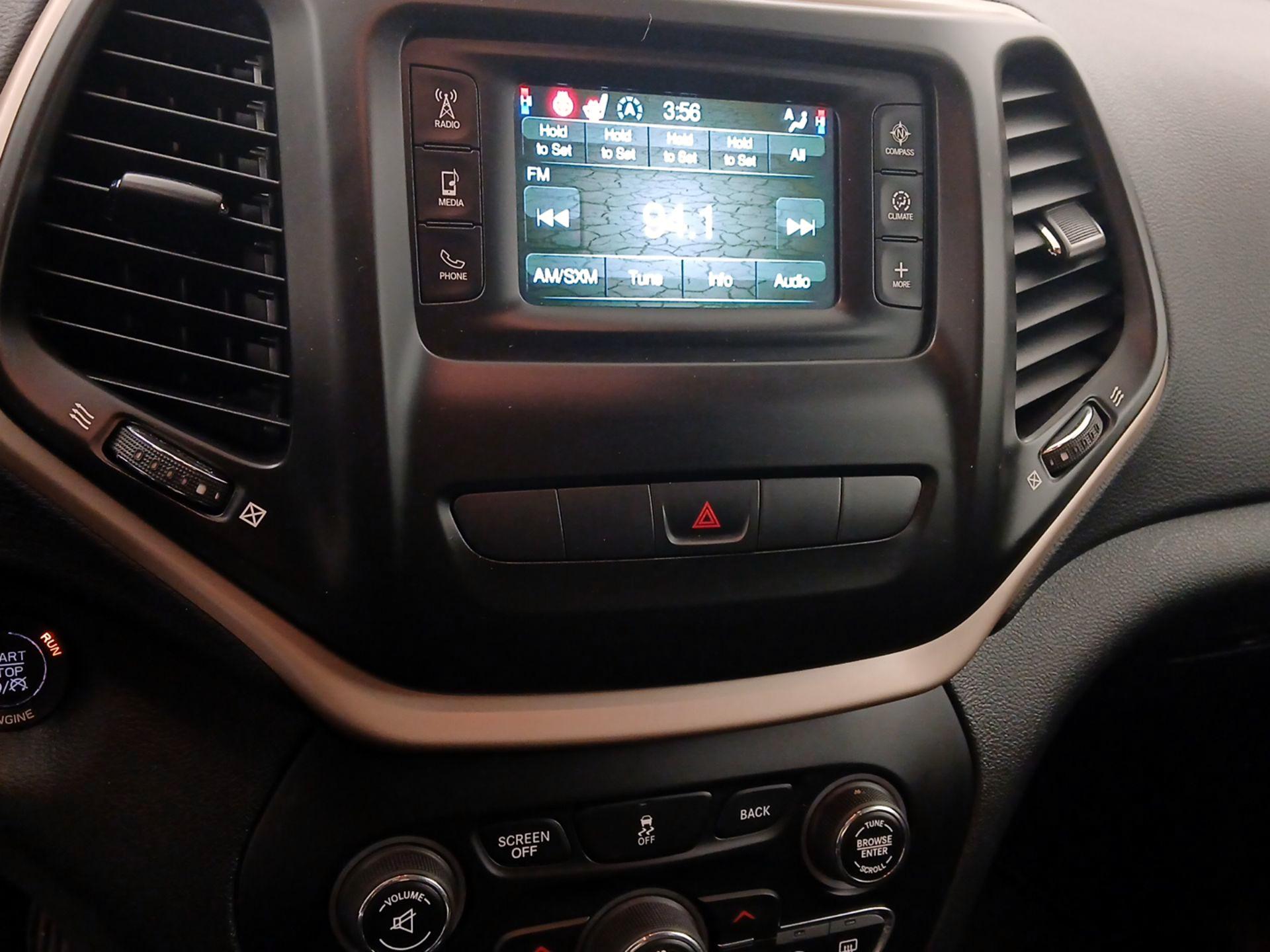 Thumbnail: 2014 Jeep Cherokee - 15