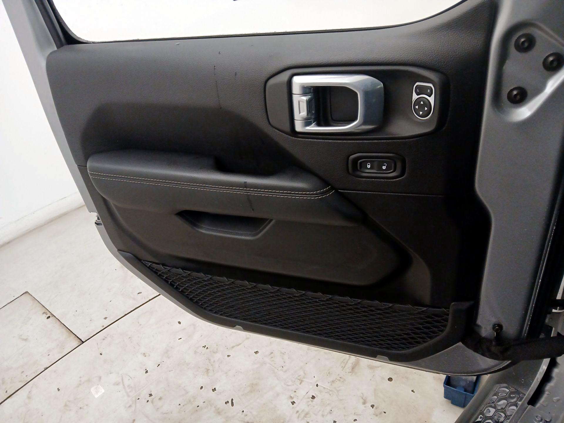 Thumbnail: 2021 Jeep Wrangler - 12