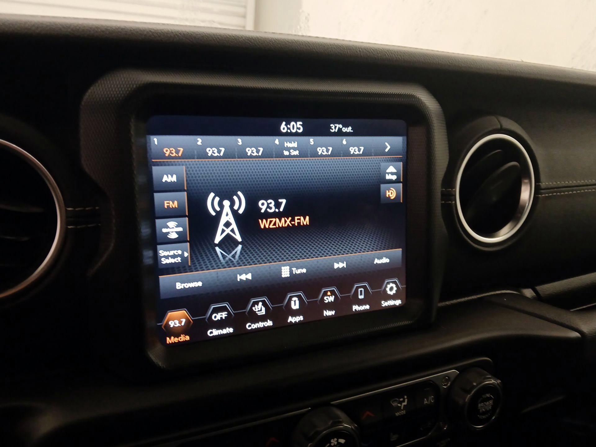 Thumbnail: 2021 Jeep Wrangler - 16