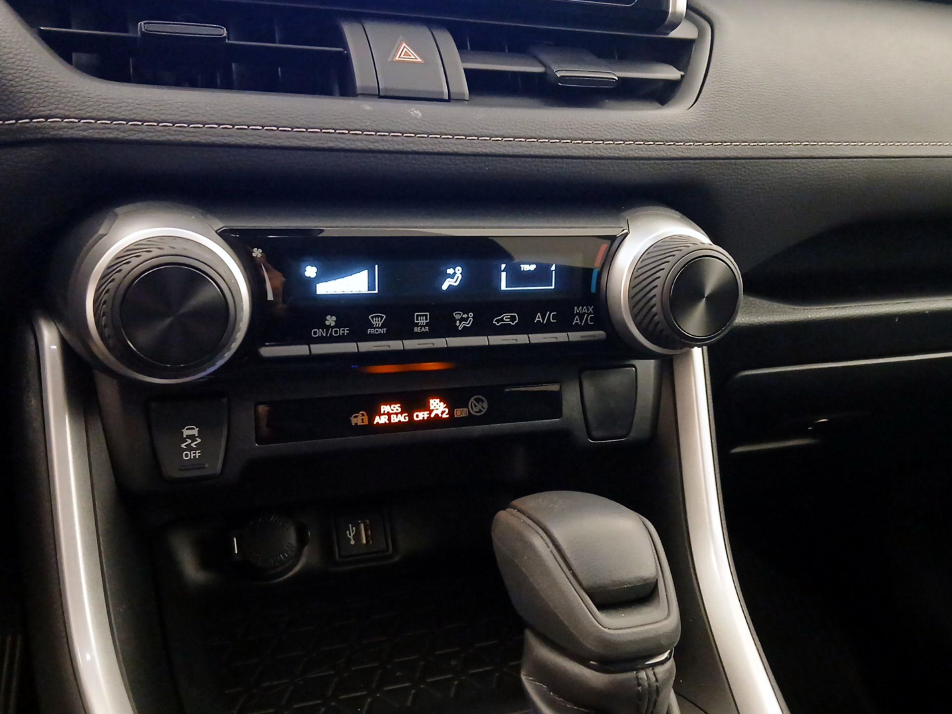 Thumbnail: 2023 Toyota RAV4 - 16