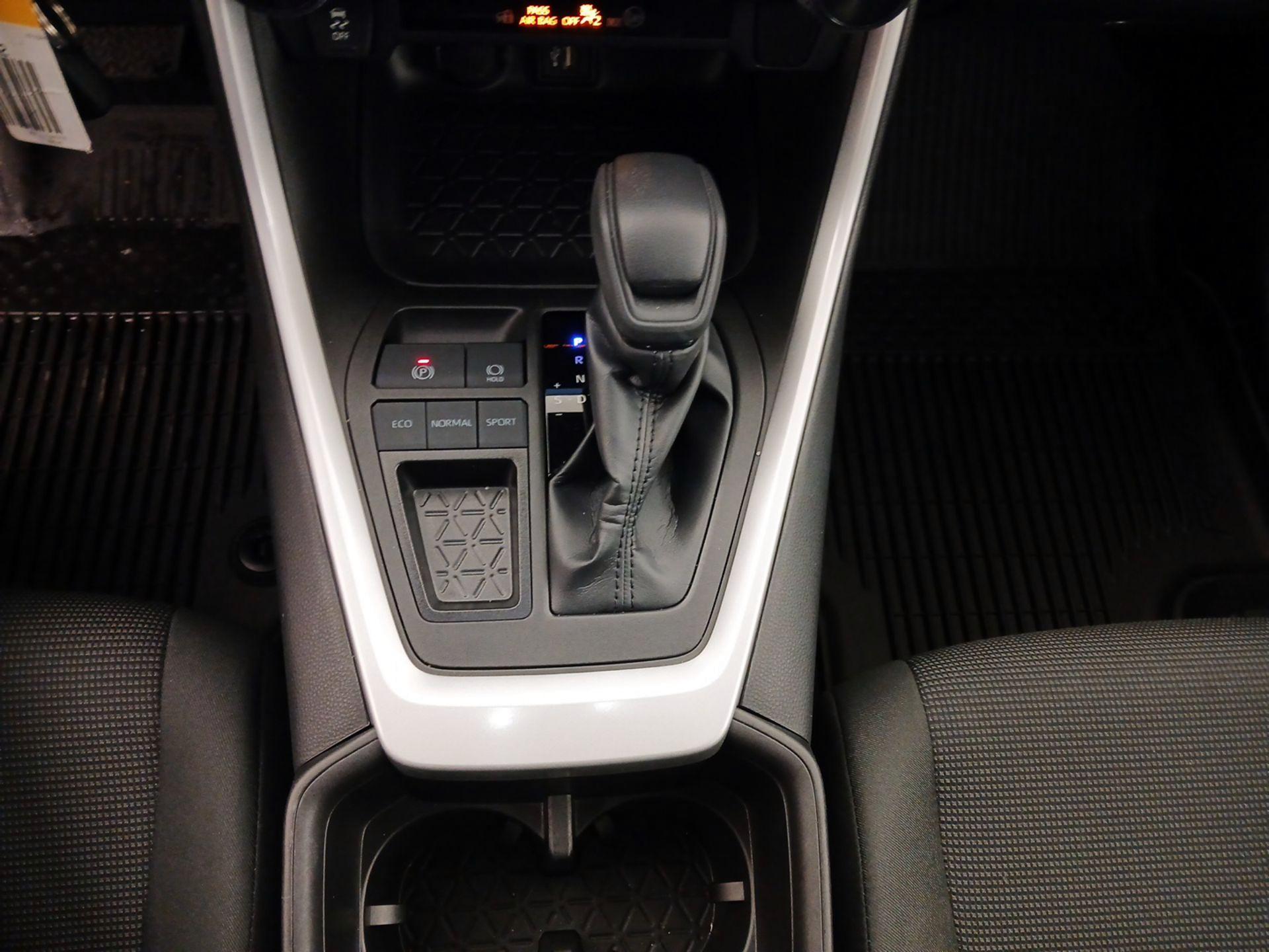 Thumbnail: 2023 Toyota RAV4 - 17