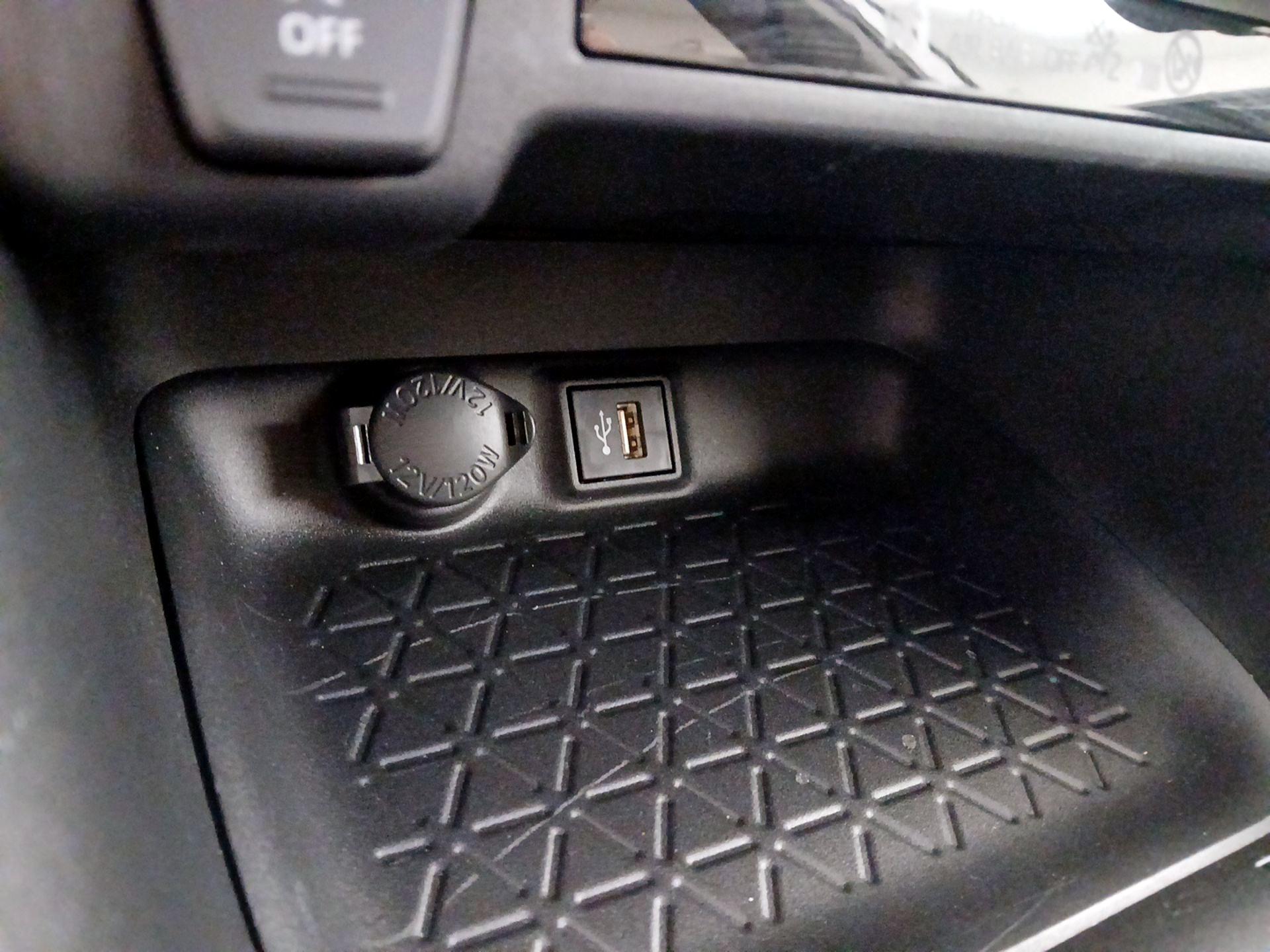 Thumbnail: 2023 Toyota RAV4 - 18