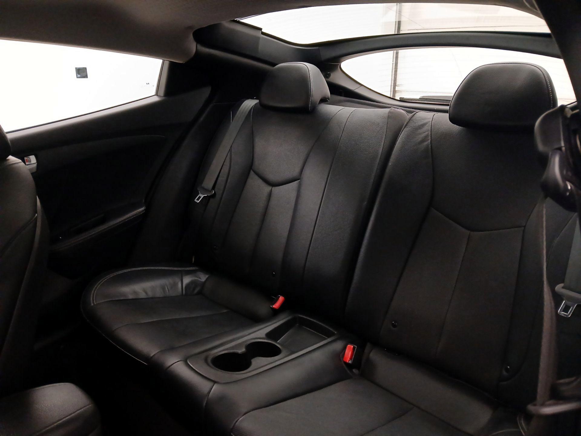 Thumbnail: 2015 Hyundai Veloster - 19