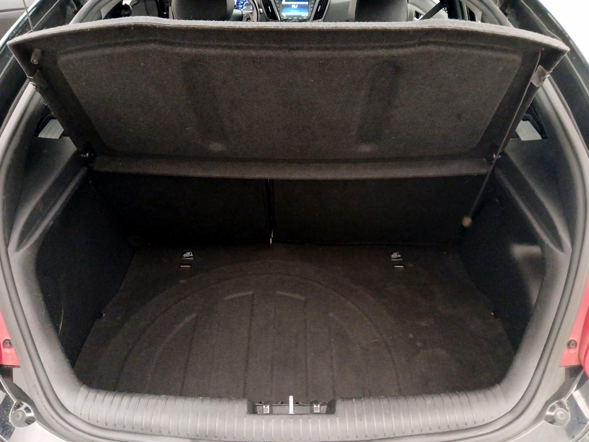 Thumbnail: 2015 Hyundai Veloster - 20