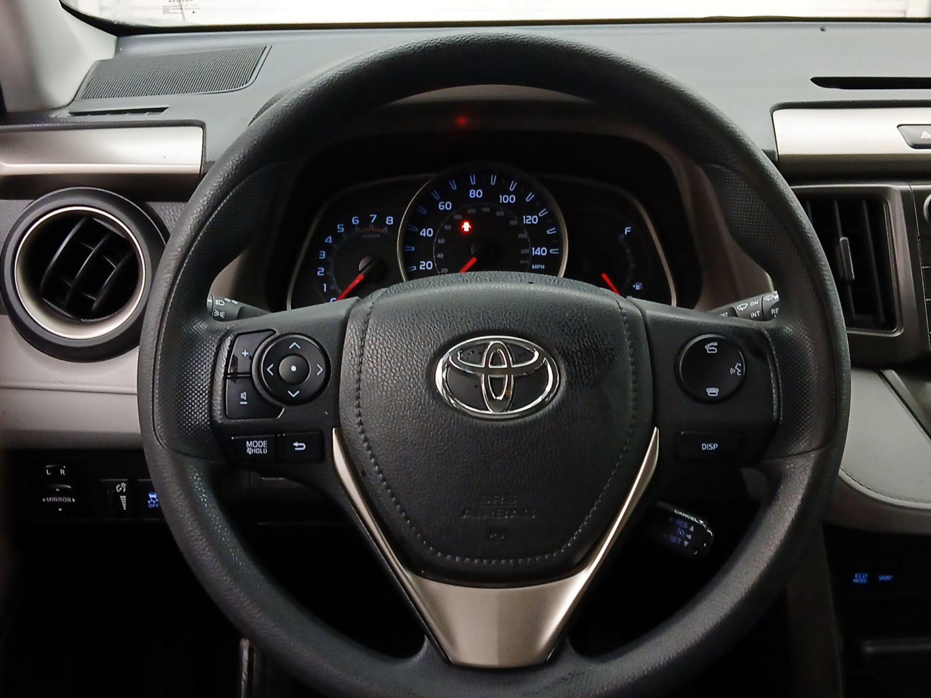 Thumbnail: 2014 Toyota RAV4 - 10