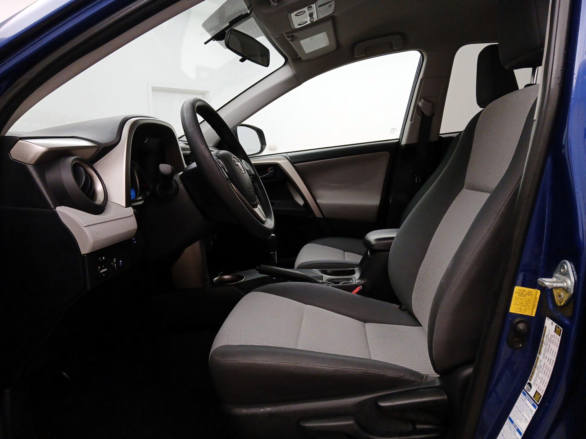 Thumbnail: 2014 Toyota RAV4 - 11