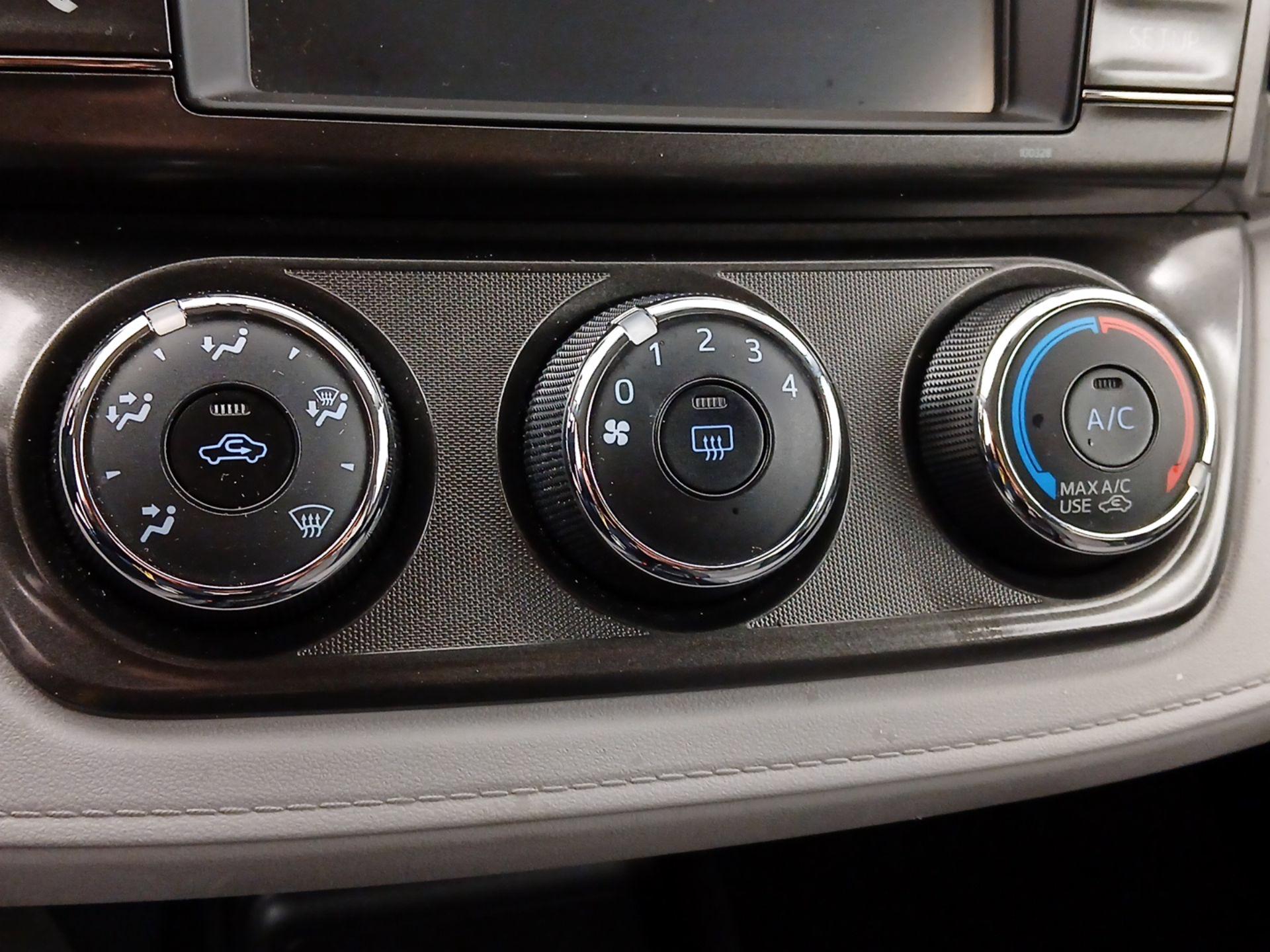 Thumbnail: 2014 Toyota RAV4 - 16