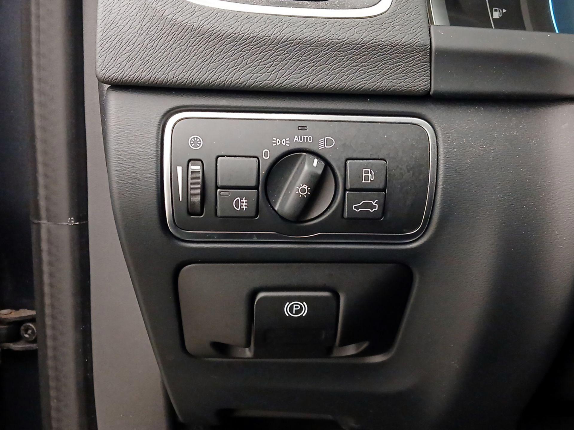 Thumbnail: 2016 Volvo S60 - 13