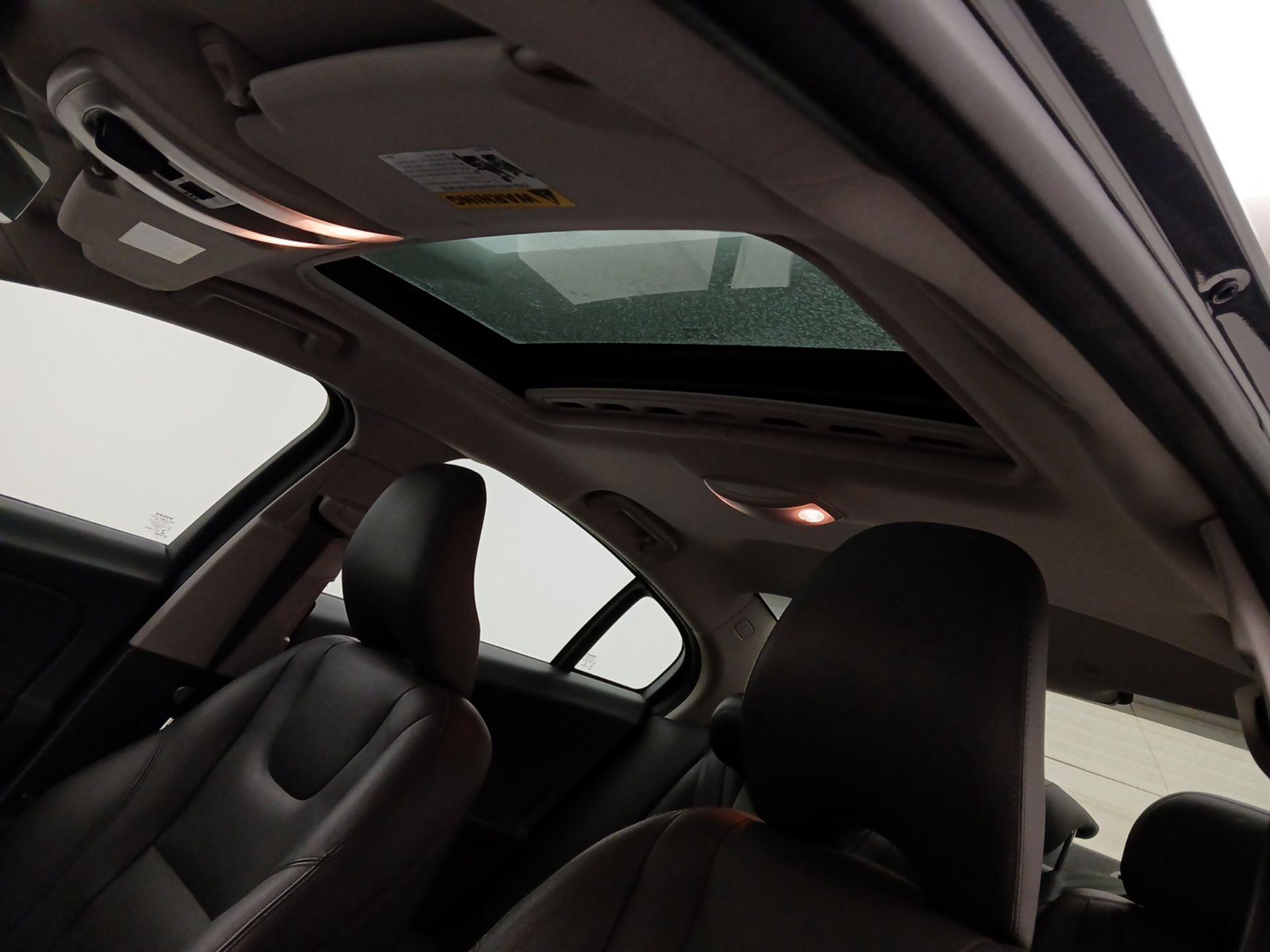 Thumbnail: 2016 Volvo S60 - 18