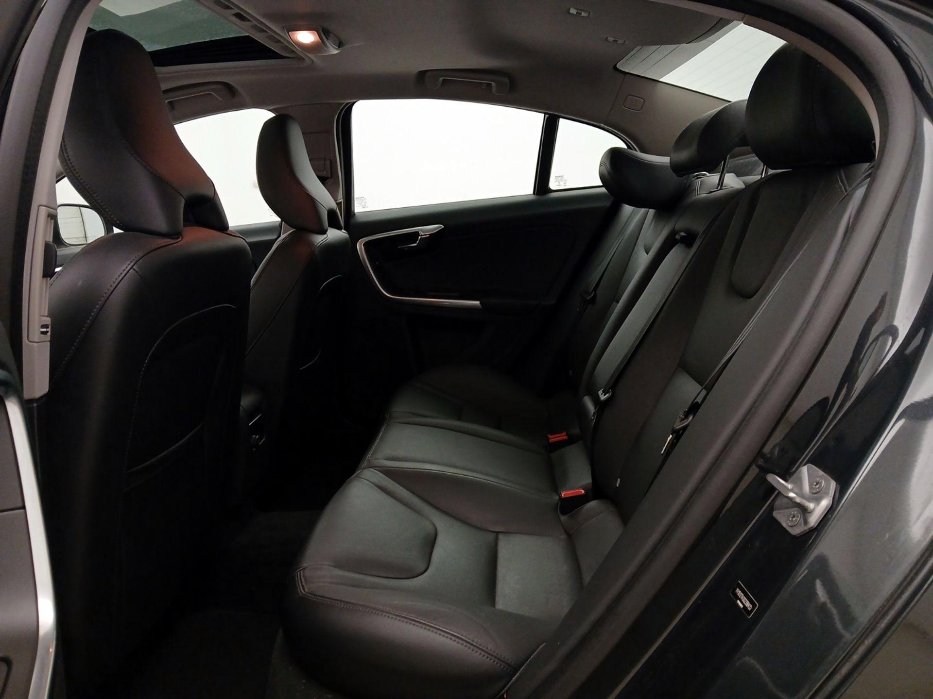 Thumbnail: 2016 Volvo S60 - 19