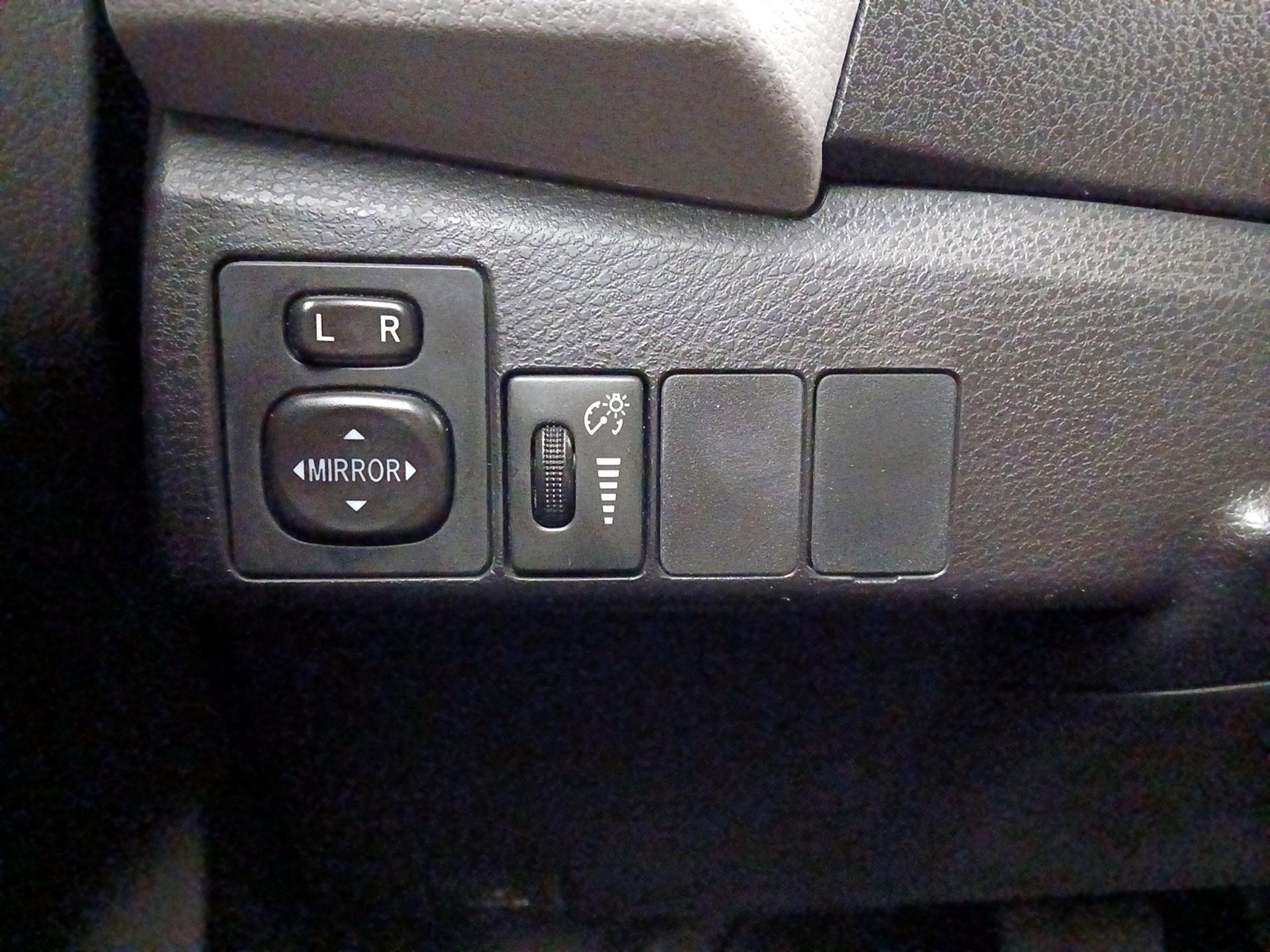 Thumbnail: 2016 Toyota Corolla - 13