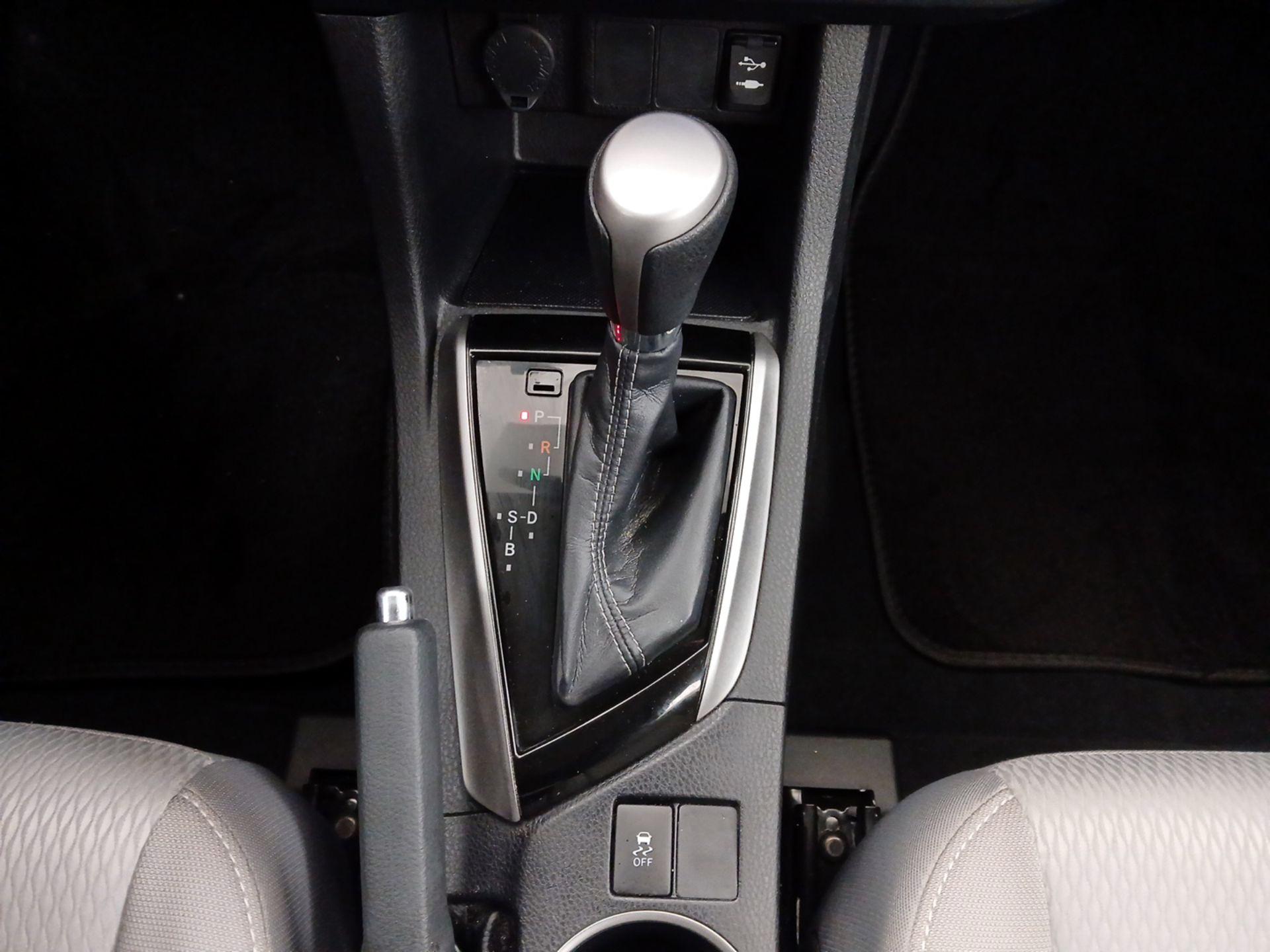 Thumbnail: 2016 Toyota Corolla - 17