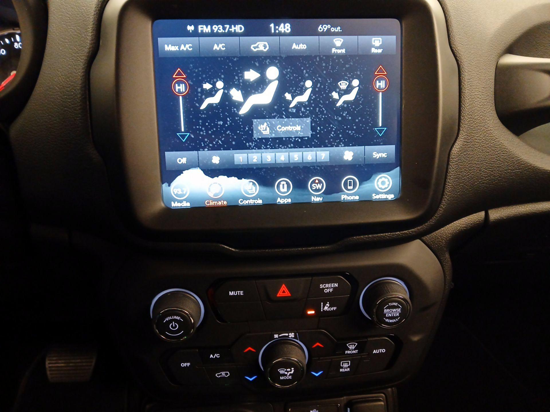 Thumbnail: 2021 Jeep Renegade - 15