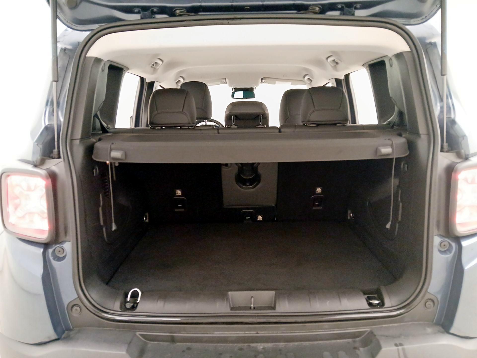 Thumbnail: 2021 Jeep Renegade - 18